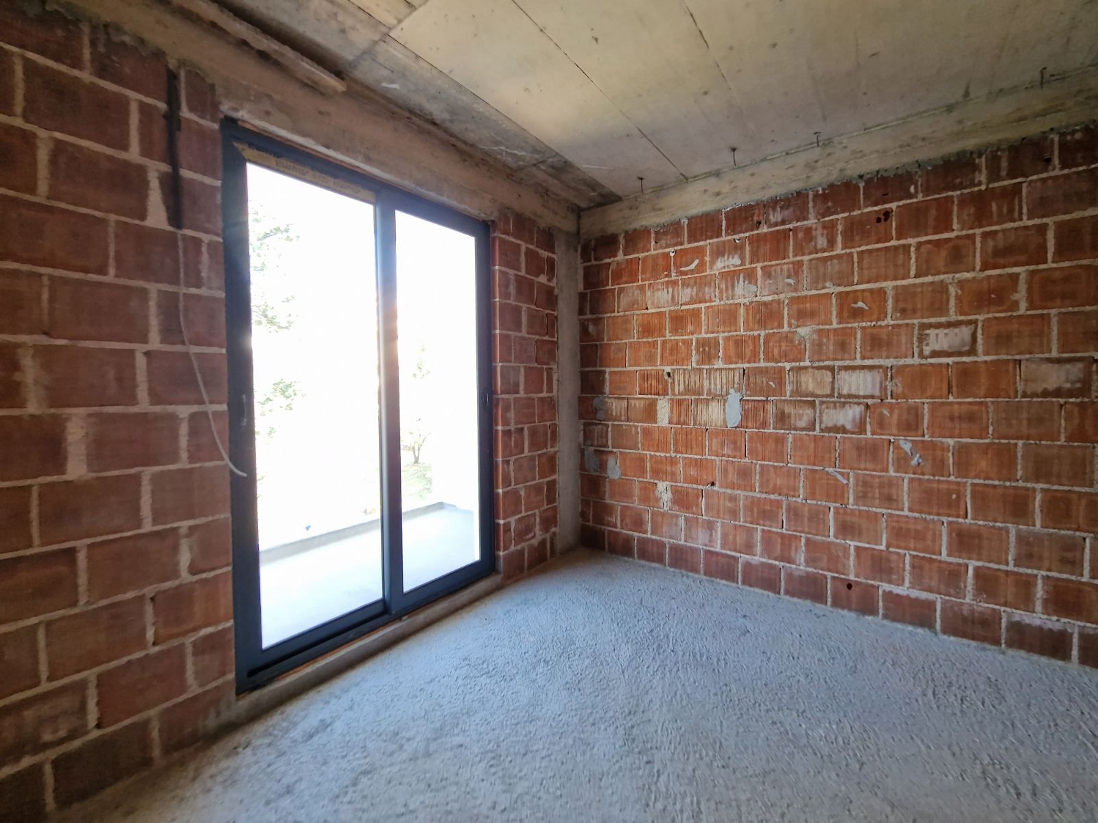amforaproperty.com/Na prodaju cela stambena zgrada 1000m2 sa placem 530m2 ,Dobre Vode, Bar.