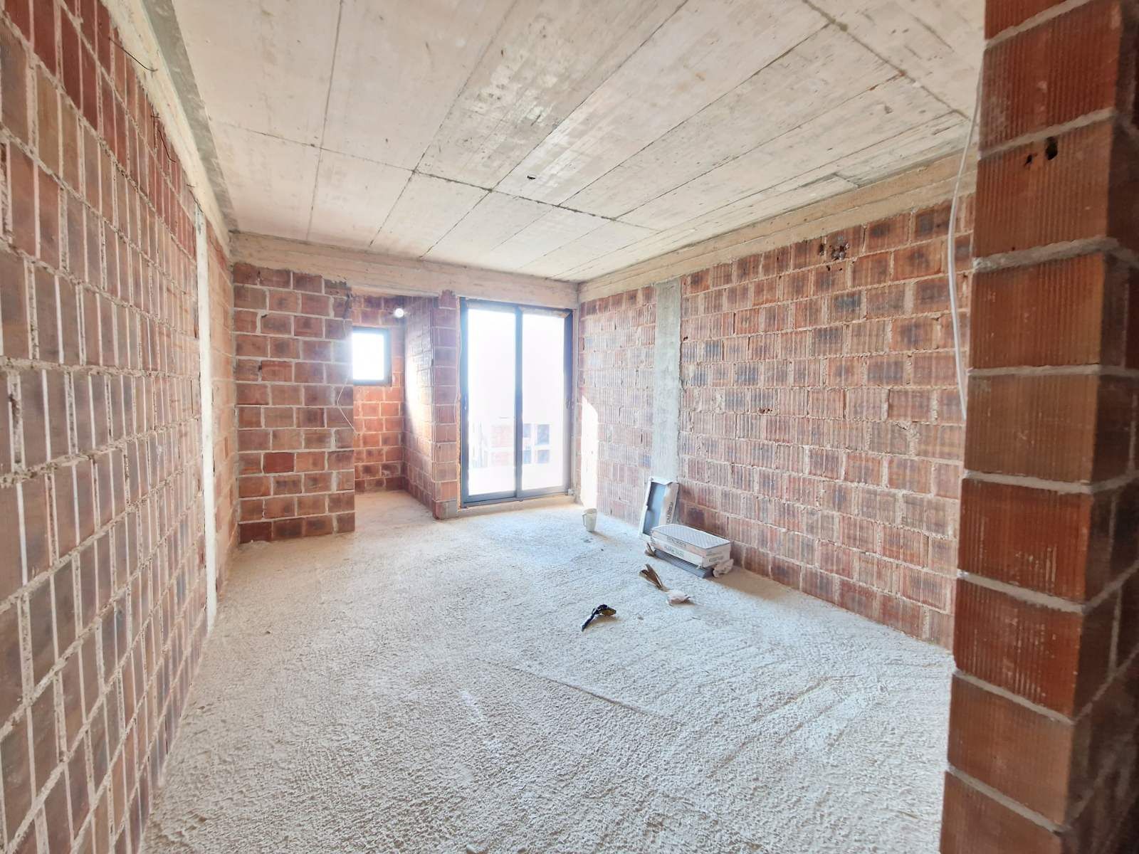 amforaproperty.com/Na prodaju cela stambena zgrada 1000m2 sa placem 530m2 ,Dobre Vode, Bar.