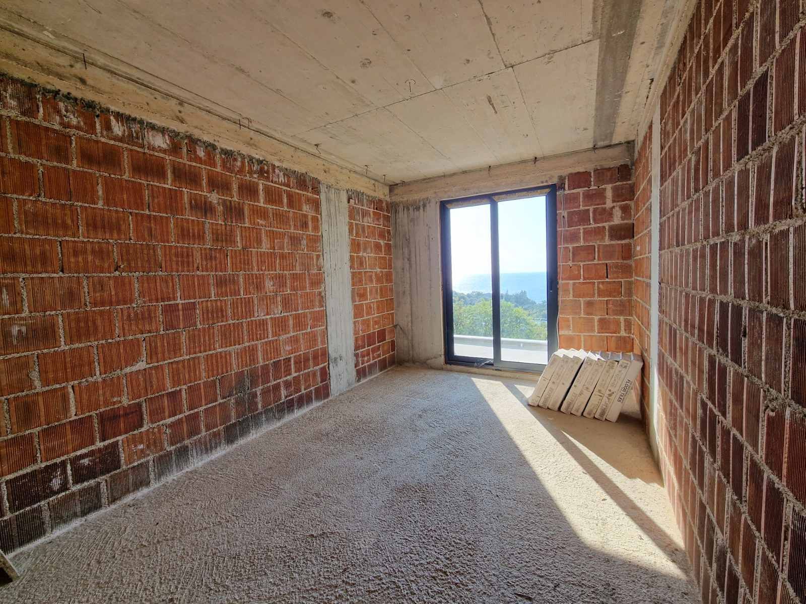 amforaproperty.com/Na prodaju cela stambena zgrada 1000m2 sa placem 530m2 ,Dobre Vode, Bar.