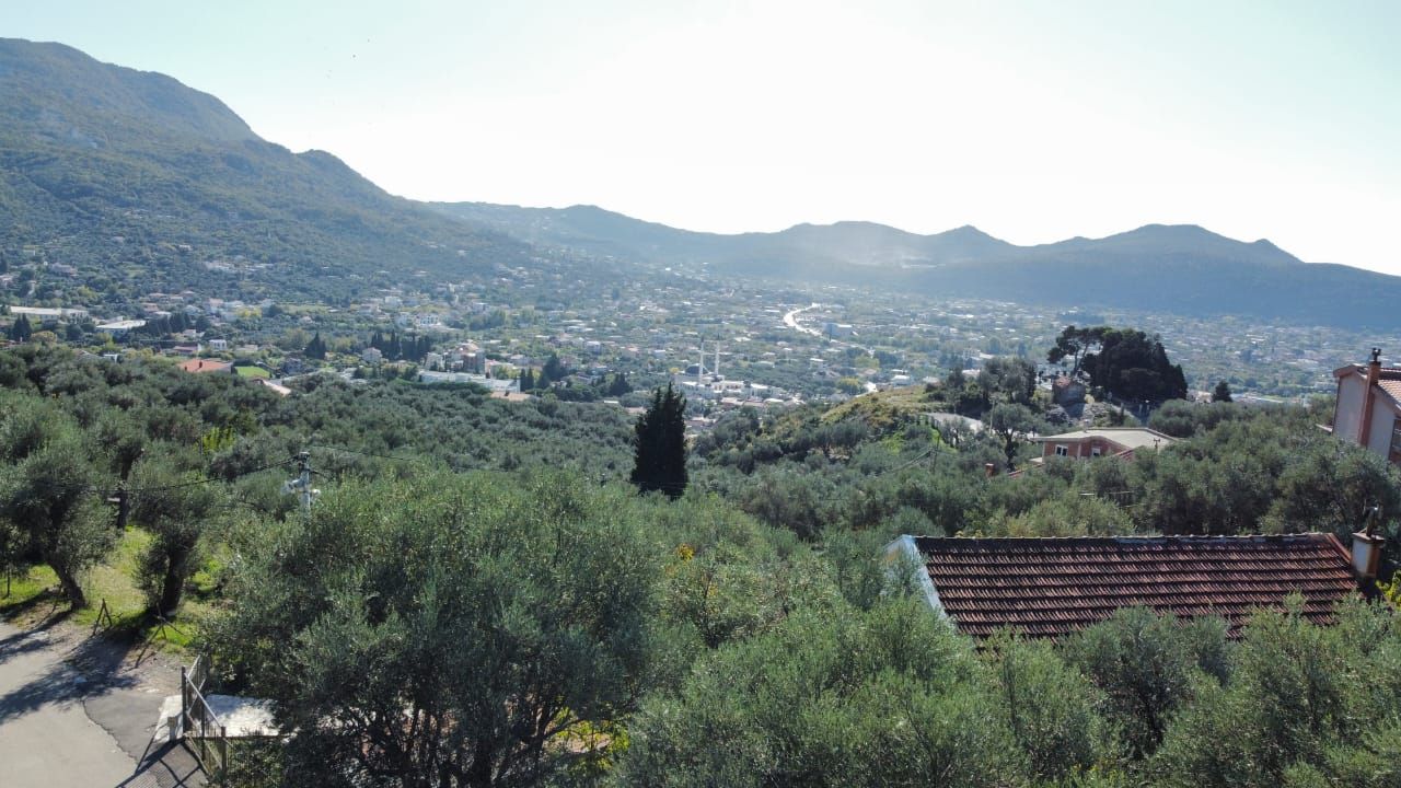 Plac 2000m2 sa pogledom na more i grad u naselju Gretva,opstina Bar. - Amfora Real Estate