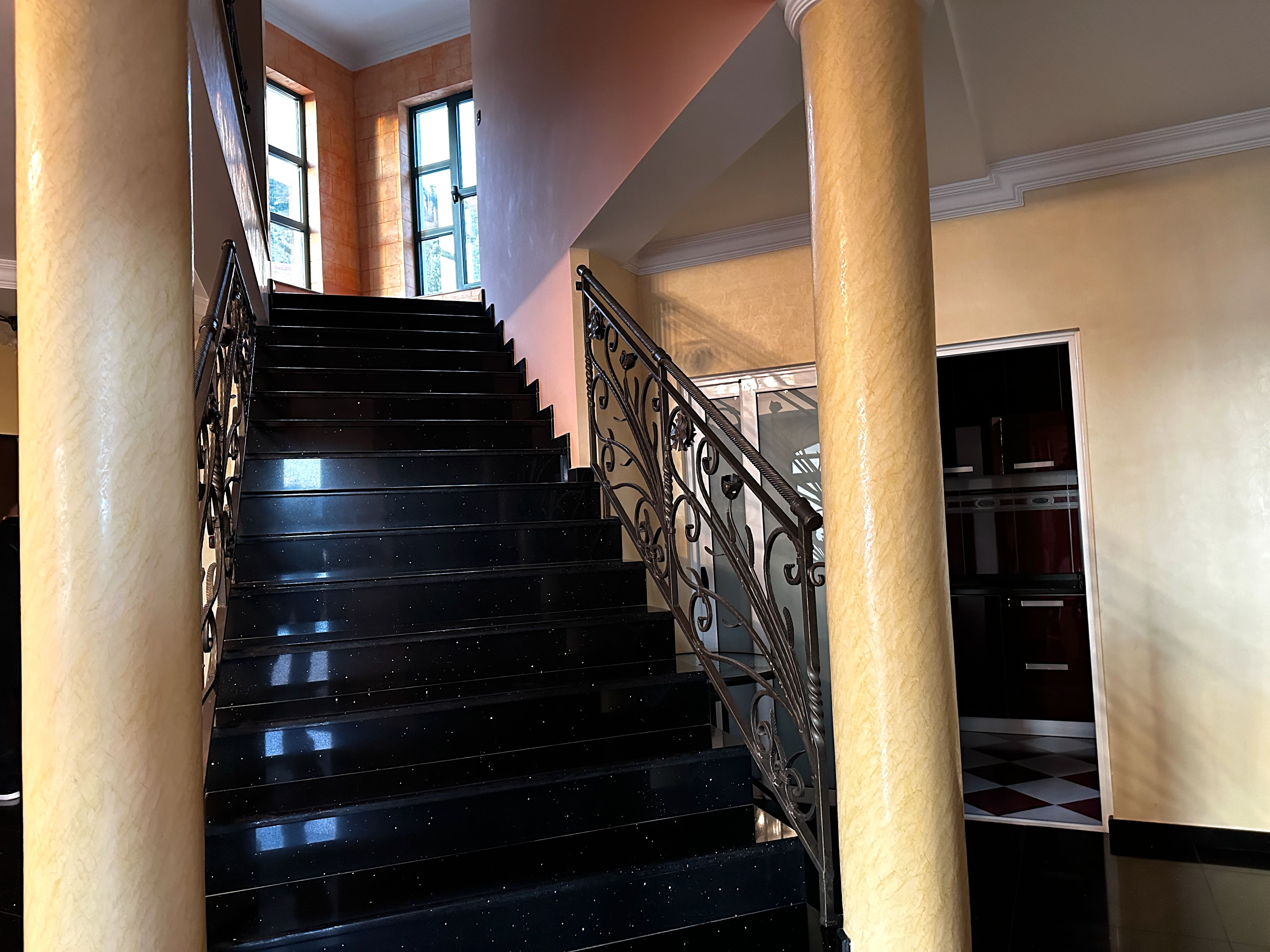 Luksuzna vila 422m2 sa bazenom i panoramskim pogledom,Petrovac (Budva) - Amfora Real Estate