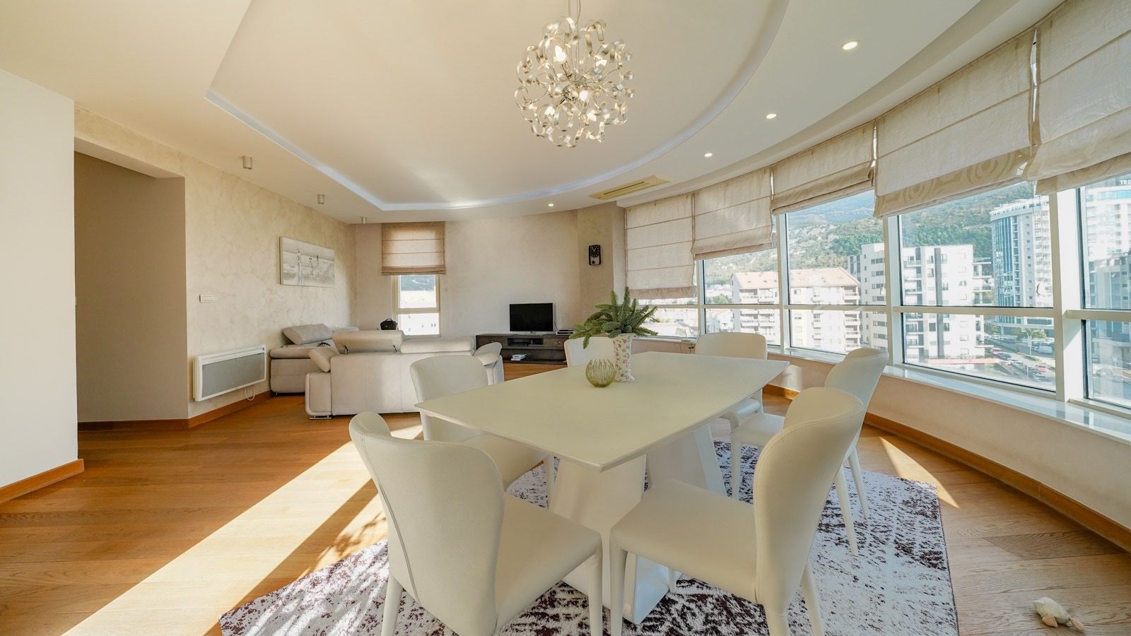 Luksuzan dvosoban stan 121m2 na drugoj liniji do mora, pogled na more, moderan dizajn i enterijer, NA SAMO 100 METARA OD MORA – BUDVA.. - Amfora Real Estate