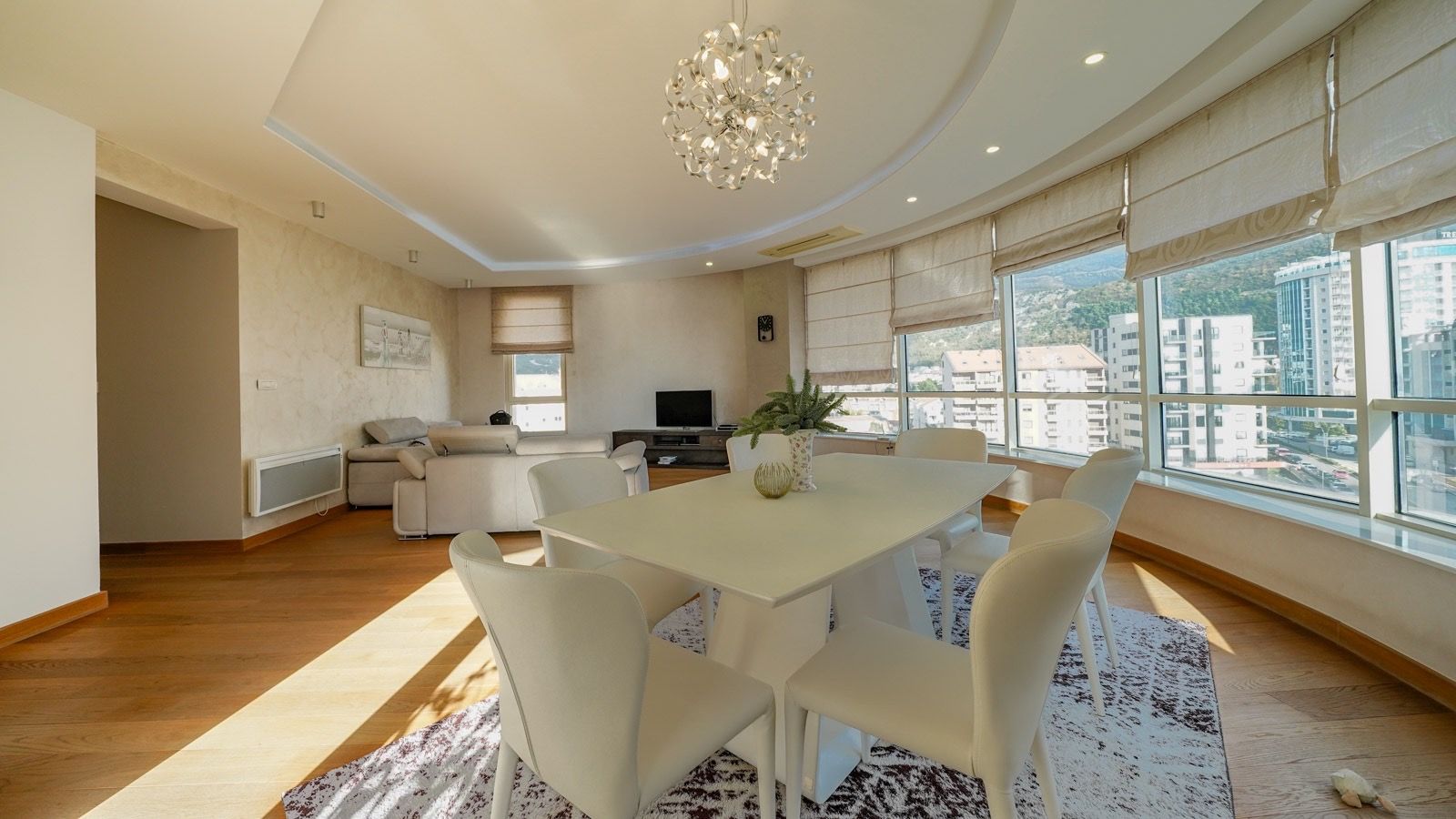 Luksuzan dvosoban stan 121m2 na drugoj liniji do mora, pogled na more, moderan dizajn i enterijer, NA SAMO 100 METARA OD MORA – BUDVA.. - Amfora Real Estate