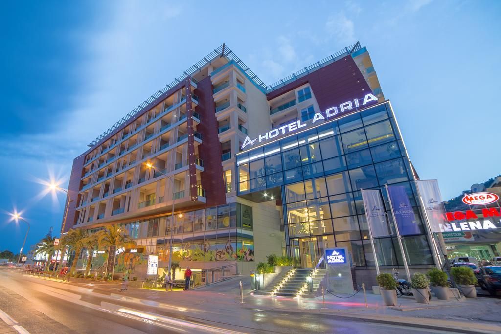 Poslovni prostor (70m2) visoke klase u  kompleksu TQ Plaza u strogom centru Budve - Amfora Real Estate