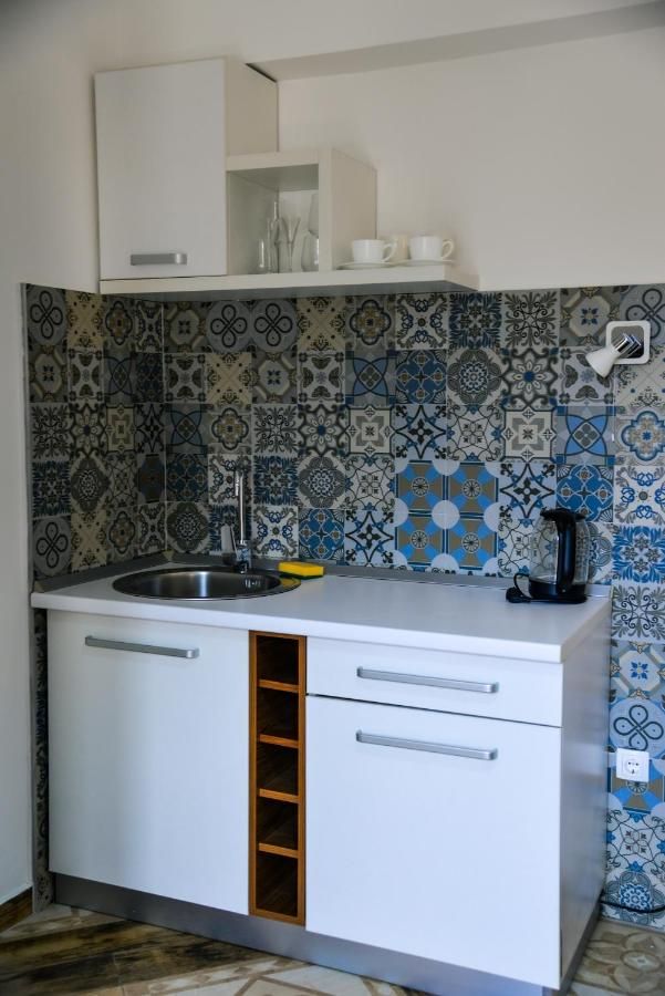 Hotel 550m2 na samo 50 metara od mora i 100 metara od istorijskog centra grada,Kotor. - Amfora Real Estate