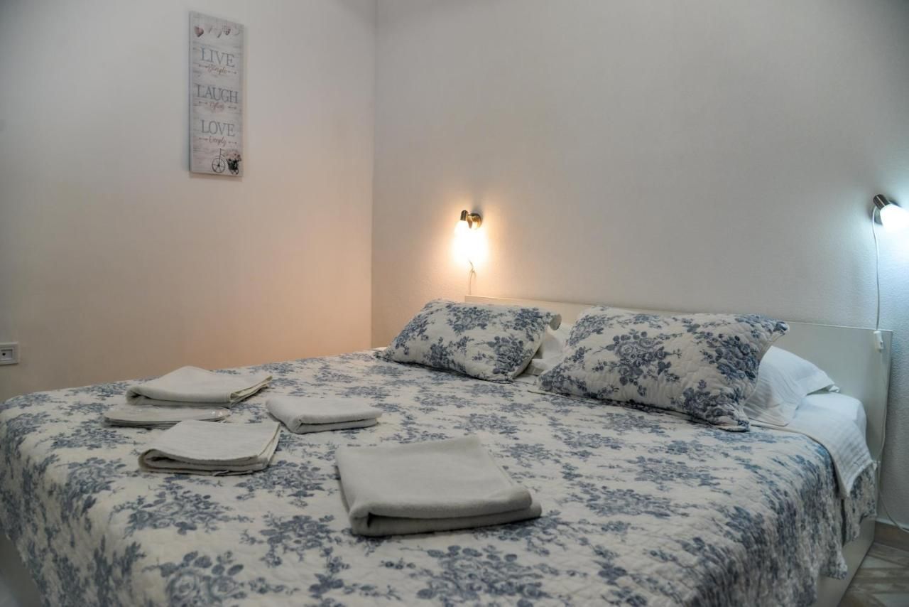 Hotel 550m2 na samo 50 metara od mora i 100 metara od istorijskog centra grada,Kotor. - Amfora Real Estate