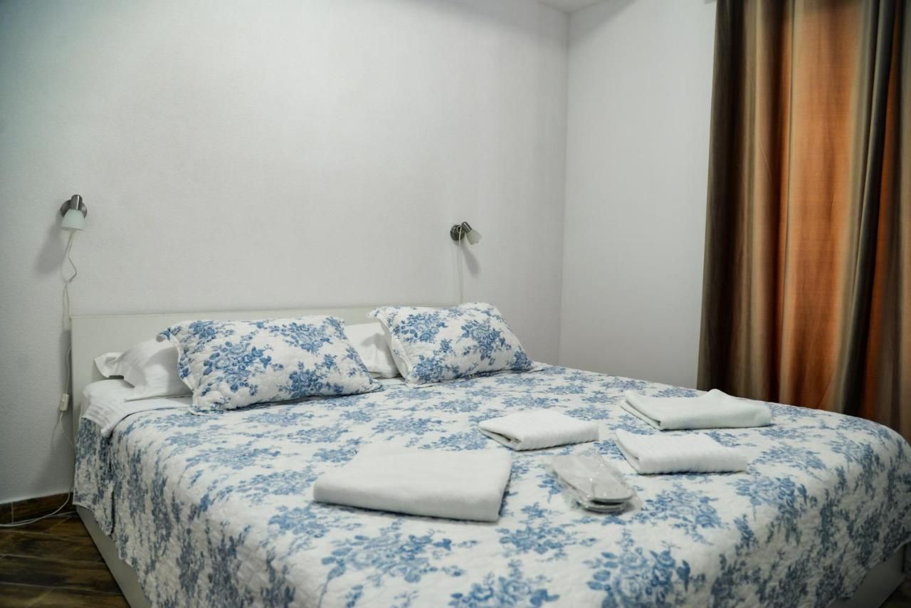 Hotel 550m2 na samo 50 metara od mora i 100 metara od istorijskog centra grada,Kotor. - Amfora Real Estate