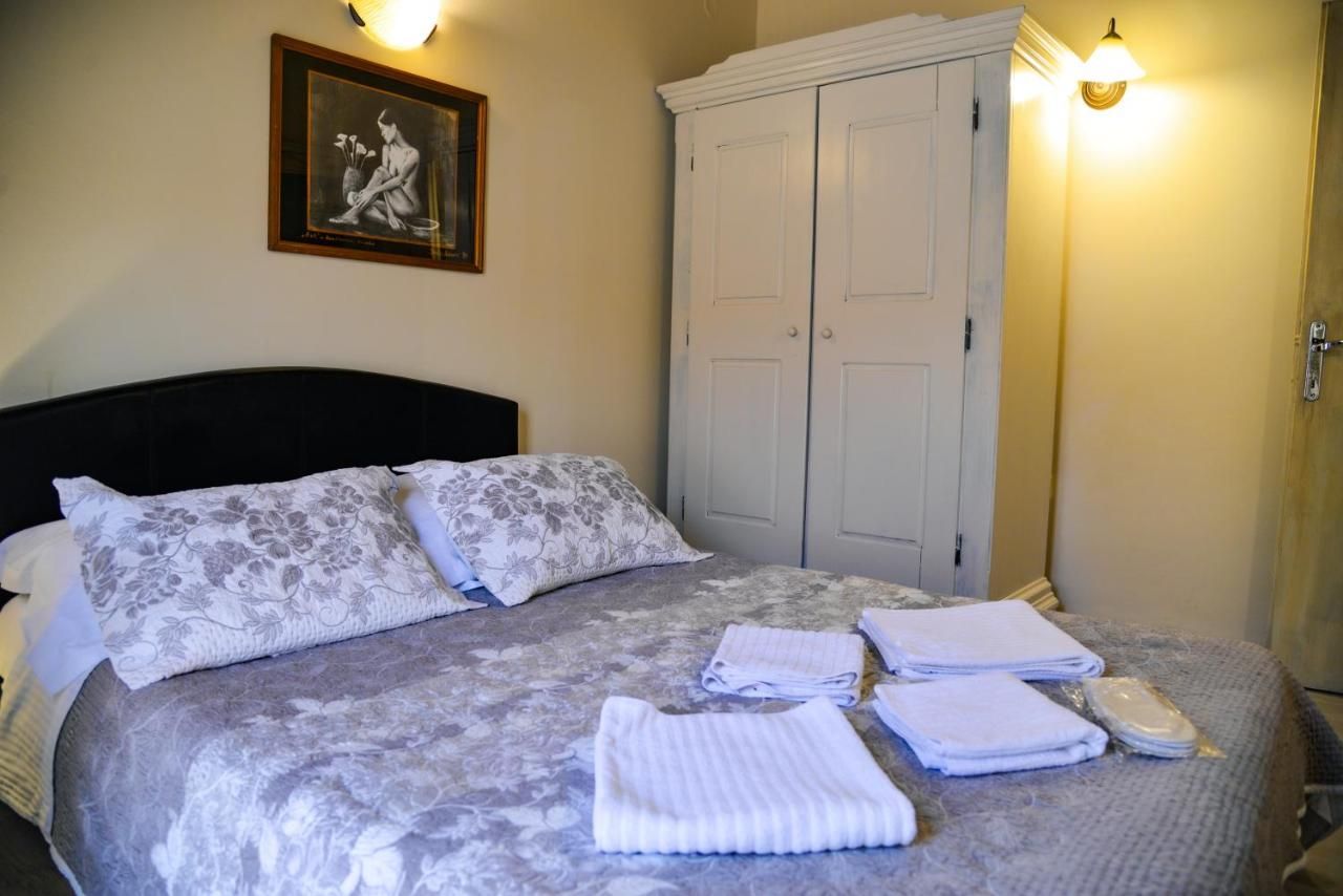 Hotel 550m2 na samo 50 metara od mora i 100 metara od istorijskog centra grada,Kotor. - Amfora Real Estate