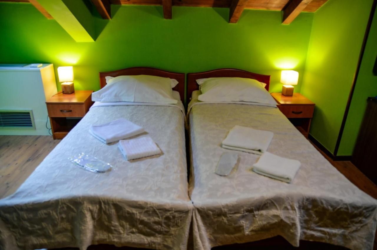 Hotel 550m2 na samo 50 metara od mora i 100 metara od istorijskog centra grada,Kotor. - Amfora Real Estate