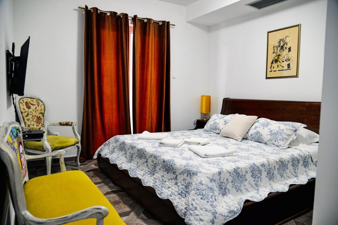 Hotel 550m2 na samo 50 metara od mora i 100 metara od istorijskog centra grada,Kotor. - Amfora Real Estate