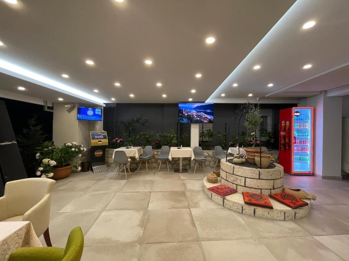 Hotel 550m2 na samo 50 metara od mora i 100 metara od istorijskog centra grada,Kotor. - Amfora Real Estate