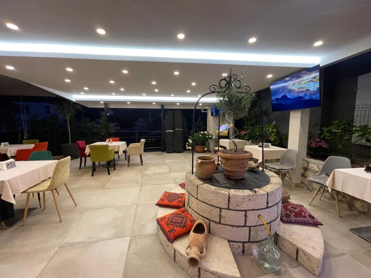 Hotel 550m2 na samo 50 metara od mora i 100 metara od istorijskog centra grada,Kotor. - Amfora Real Estate