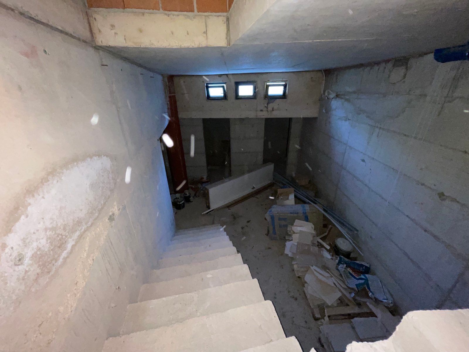 Poslovni Prostor 145m² u Novoj Zgradi na Atraktivnoj Lokaciji, Tivat - Donja Lastva - Amfora Real Estate