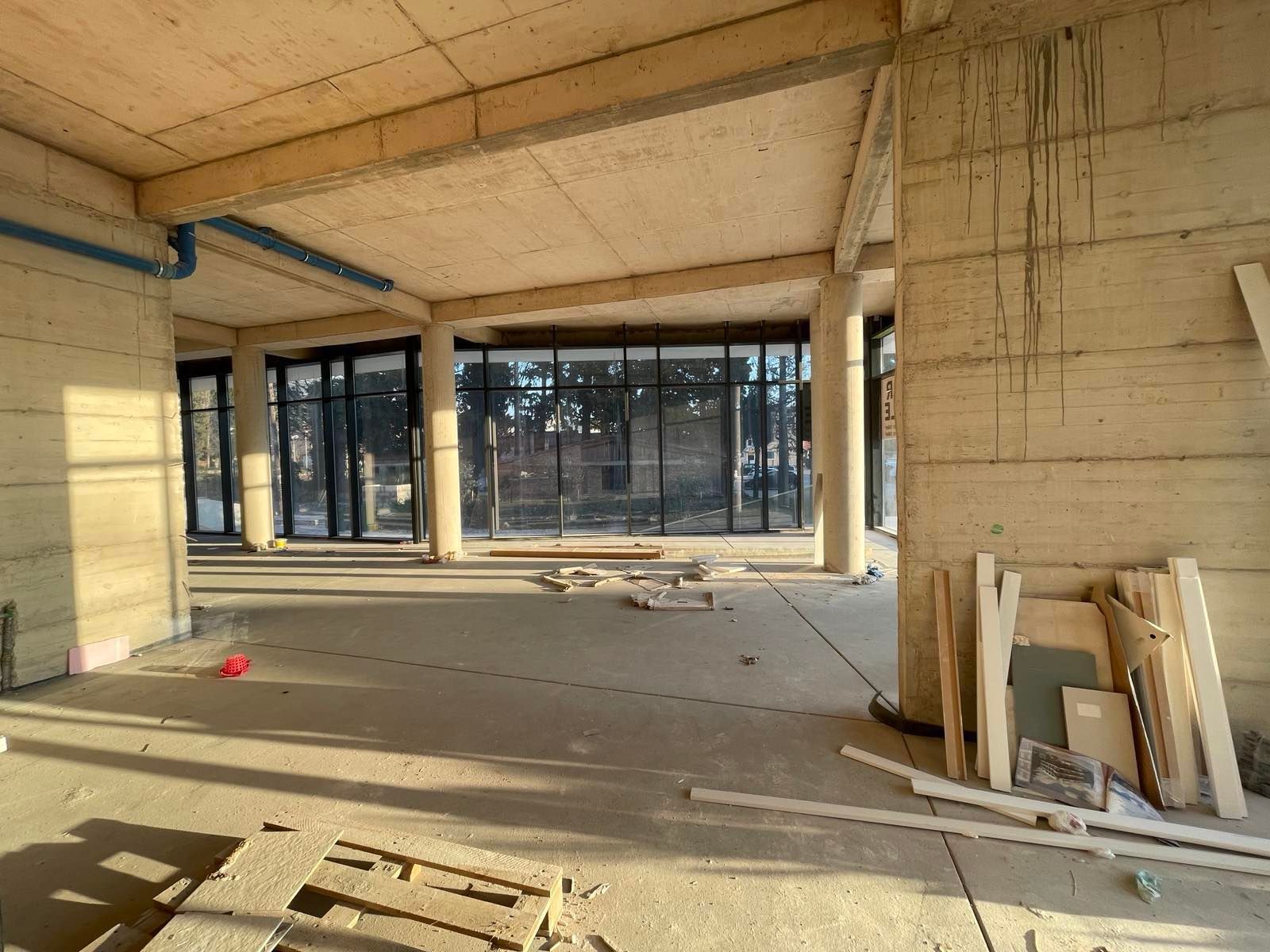 Poslovni Prostor 145m² u Novoj Zgradi na Atraktivnoj Lokaciji, Tivat - Donja Lastva - Amfora Real Estate