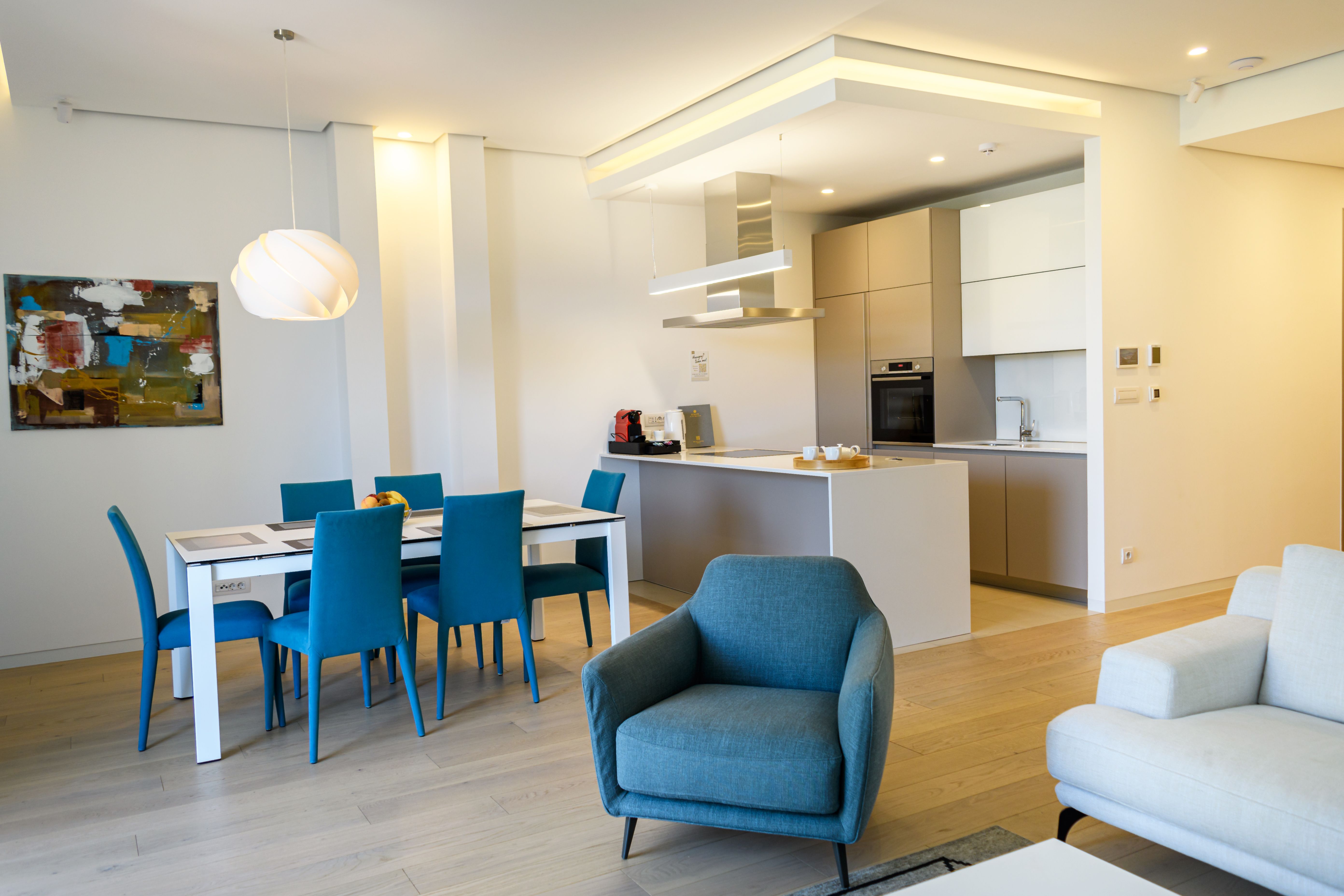 Luksuzan dvosoban stan 146m2 sa bočnim pogledom na more u rezidencijalnom kompleksu DUKLEY GARDENS ,BUDVA. - Amfora Real Estate