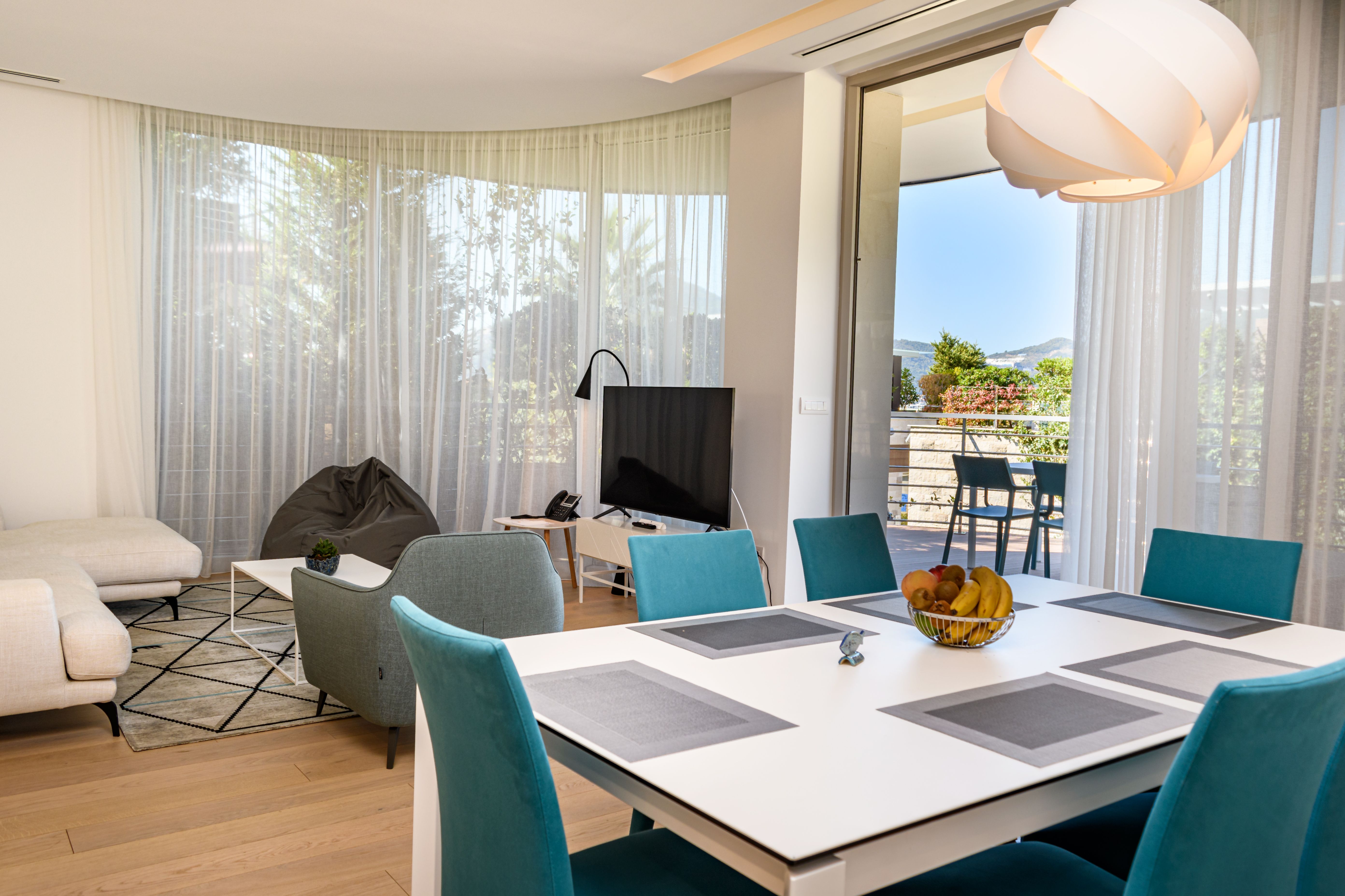 Luksuzan dvosoban stan 146m2 sa bočnim pogledom na more u rezidencijalnom kompleksu DUKLEY GARDENS ,BUDVA. - Amfora Real Estate