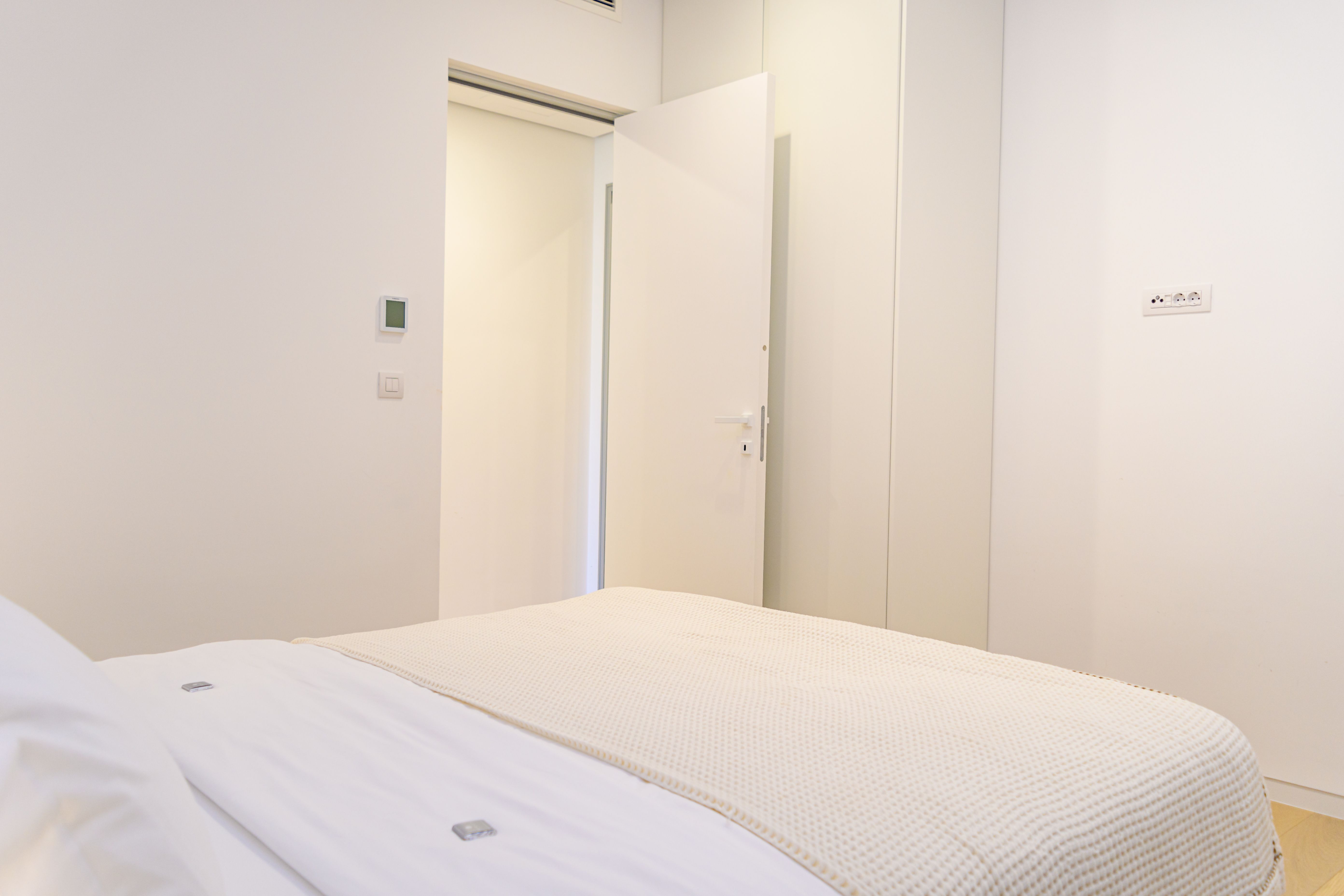 Luksuzan dvosoban stan 146m2 sa bočnim pogledom na more u rezidencijalnom kompleksu DUKLEY GARDENS ,BUDVA. - Amfora Real Estate