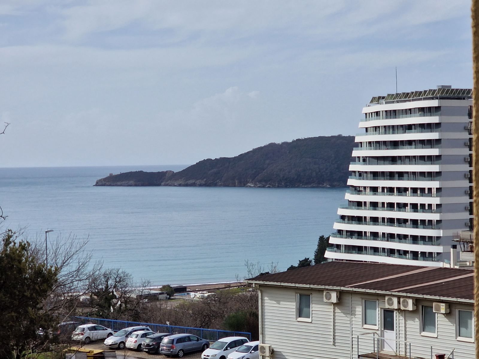 Nov moderno opremljen jednosoban stan 46m2 u novoj stambenoj zgradi sa pogledom na more,Becici - Hitna prodaja! - Amfora Real Estate