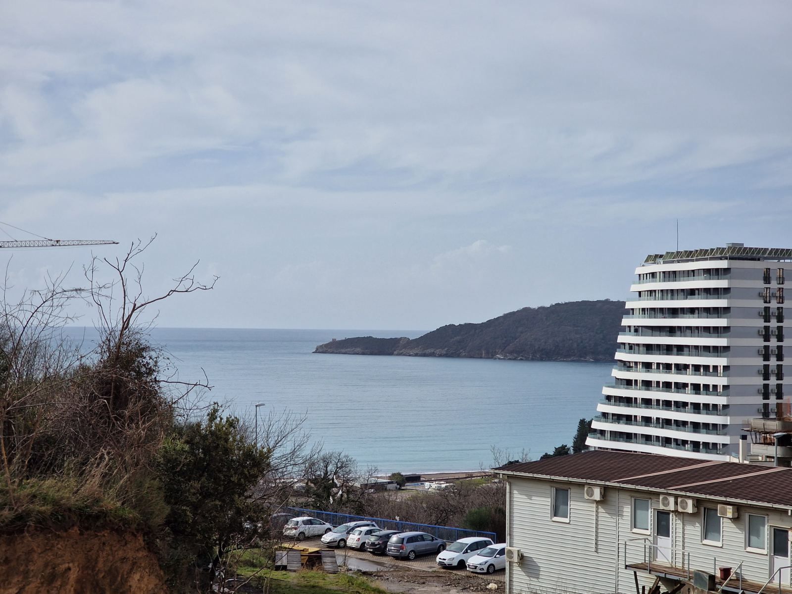 Nov moderno opremljen jednosoban stan 46m2 u novoj stambenoj zgradi sa pogledom na more,Becici - Hitna prodaja! - Amfora Real Estate