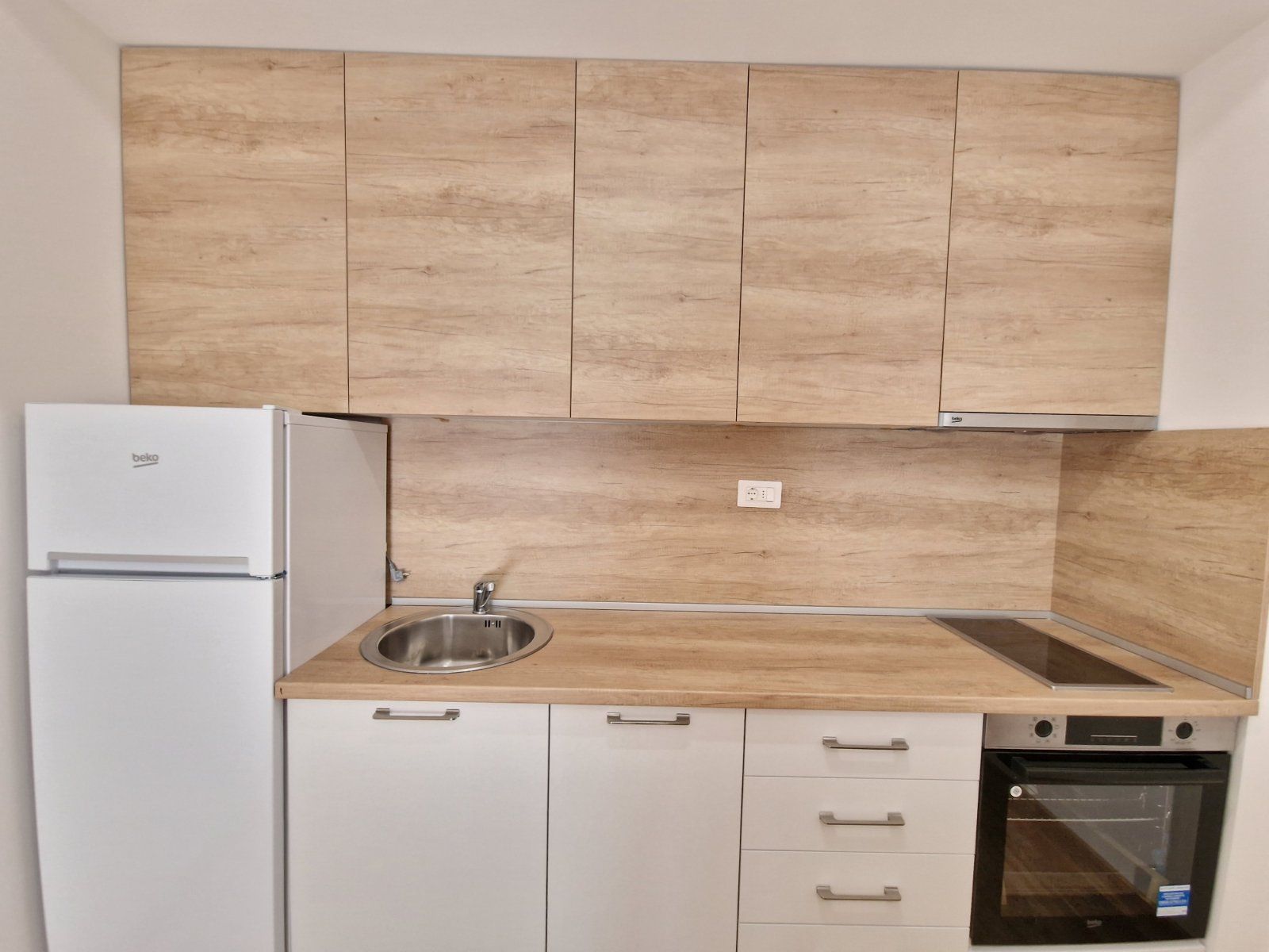 Nov moderno opremljen jednosoban stan 46m2 u novoj stambenoj zgradi sa pogledom na more,Becici - Hitna prodaja! - Amfora Real Estate