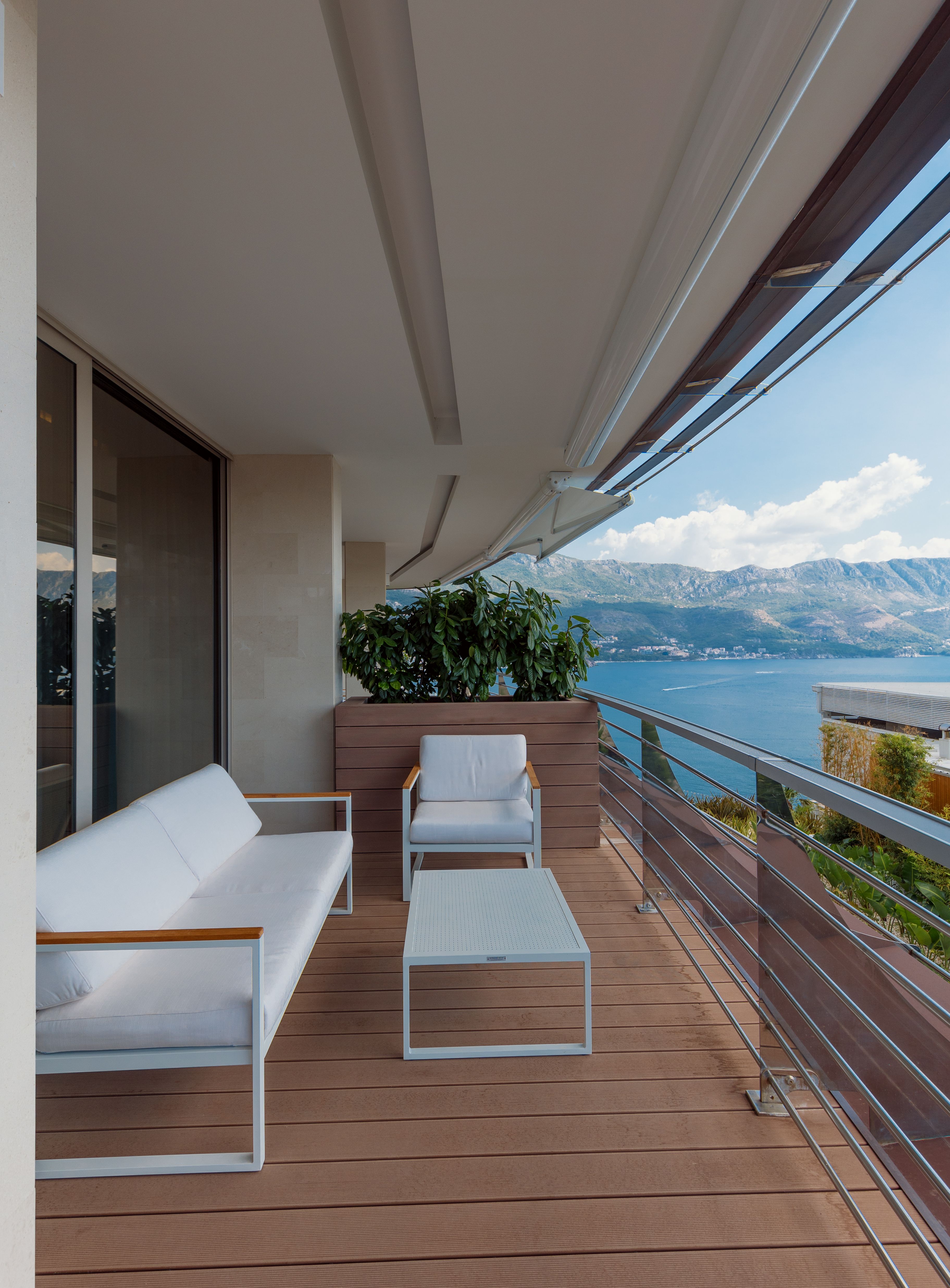 Luksuzan trosoban stan 180m2 sa pogledom na more u ekskluzivnom kompleksu DUKLEY GARDENS ,BUDVA. - Amfora Real Estate