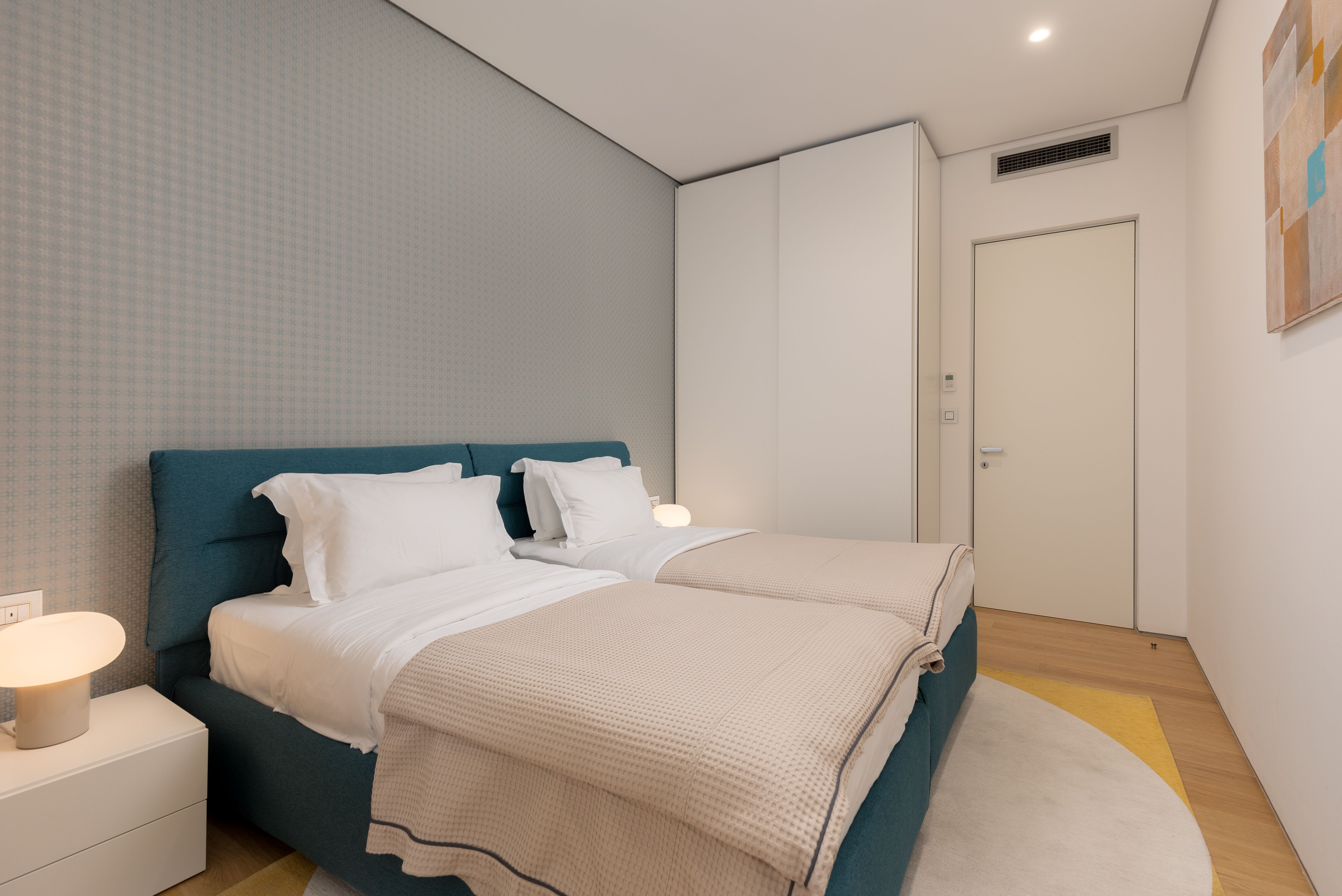 Luksuzan trosoban stan 180m2 sa pogledom na more u ekskluzivnom kompleksu DUKLEY GARDENS ,BUDVA. - Amfora Real Estate