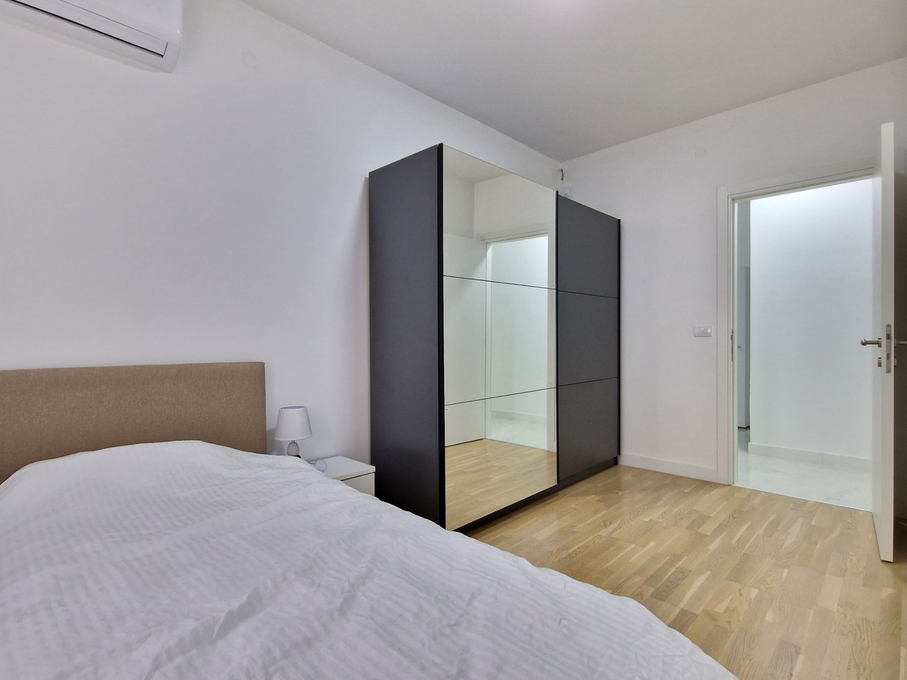 Trosoban luksuzno opremljen stan 95m2 u zgradi novije gradnje,Rozino-Budva. - Amfora Real Estate