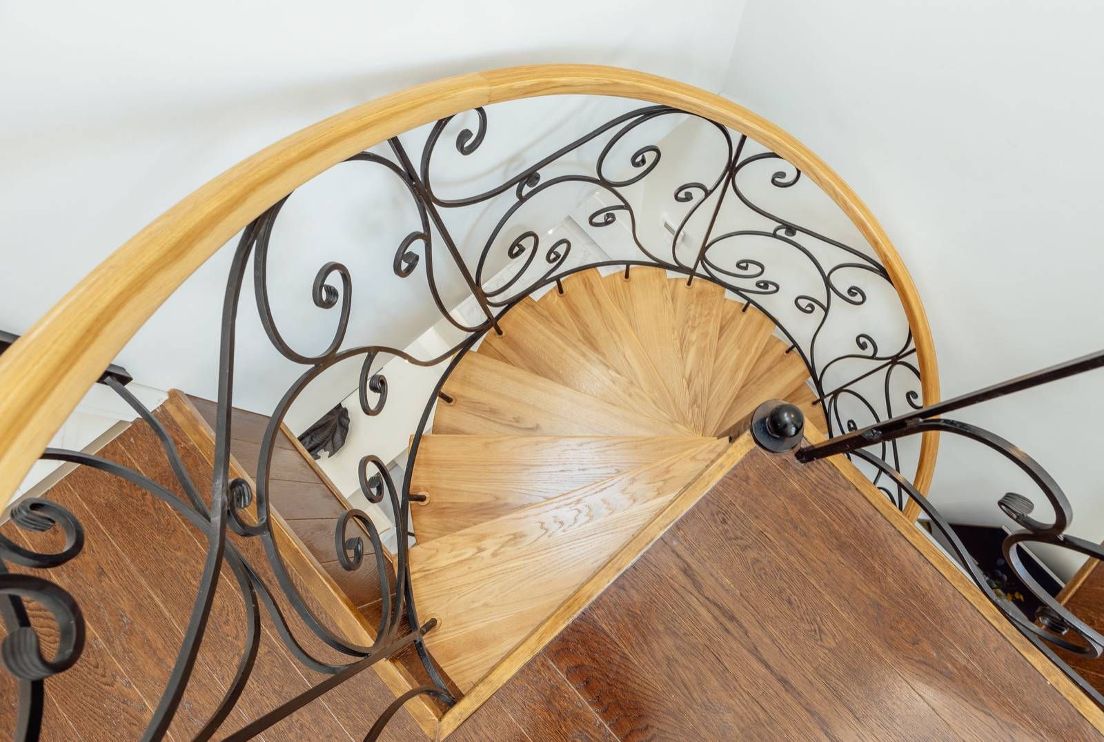 Trosoban stan sa pogledom na more 133,4m2 u luksuznom kompleksu u naselju Đenovići, Herceg Novi. - Amfora Real Estate