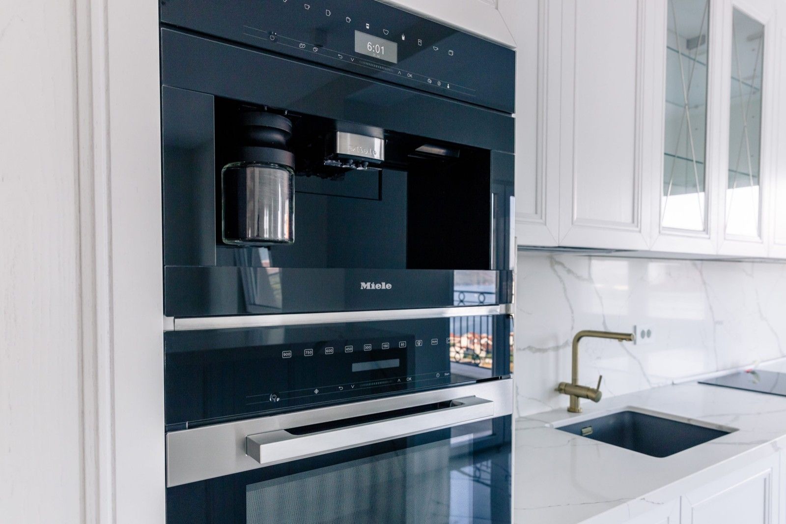 Trosoban stan sa pogledom na more 133,4m2 u luksuznom kompleksu u naselju Đenovići, Herceg Novi. - Amfora Real Estate