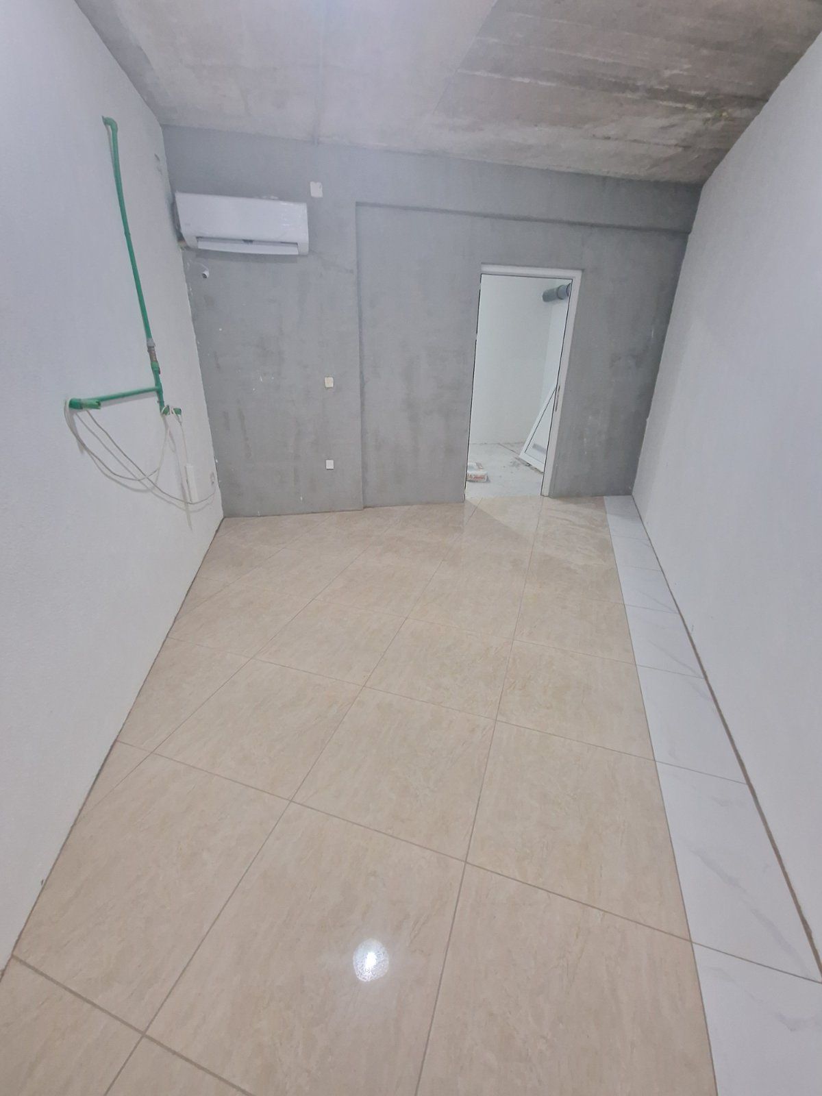 Prostrana garaža (15m2)  sa izolovanom ostavom (30m2) , 300m od mora u Bečićima - Nova gradnja po neverovatnoj ceni od 25 000€ - Amfora Real Estate