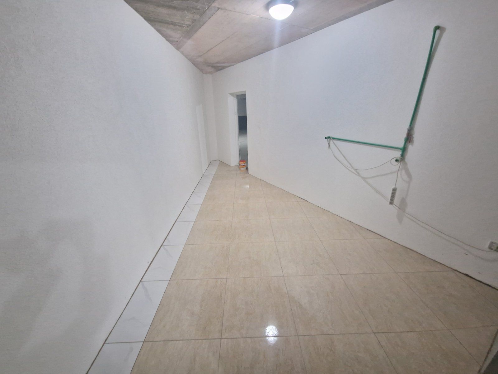 Prostrana garaža (15m2)  sa izolovanom ostavom (30m2) , 300m od mora u Bečićima - Nova gradnja po neverovatnoj ceni od 25 000€ - Amfora Real Estate