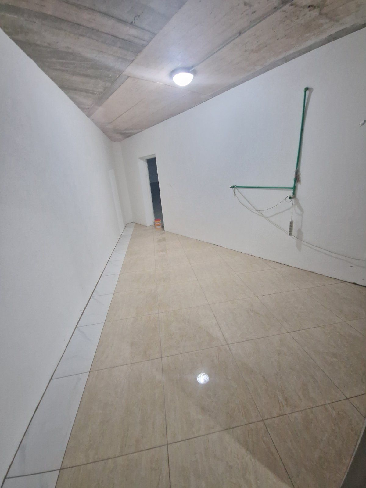 Prostrana garaža (15m2)  sa izolovanom ostavom (30m2) , 300m od mora u Bečićima - Nova gradnja po neverovatnoj ceni od 25 000€ - Amfora Real Estate