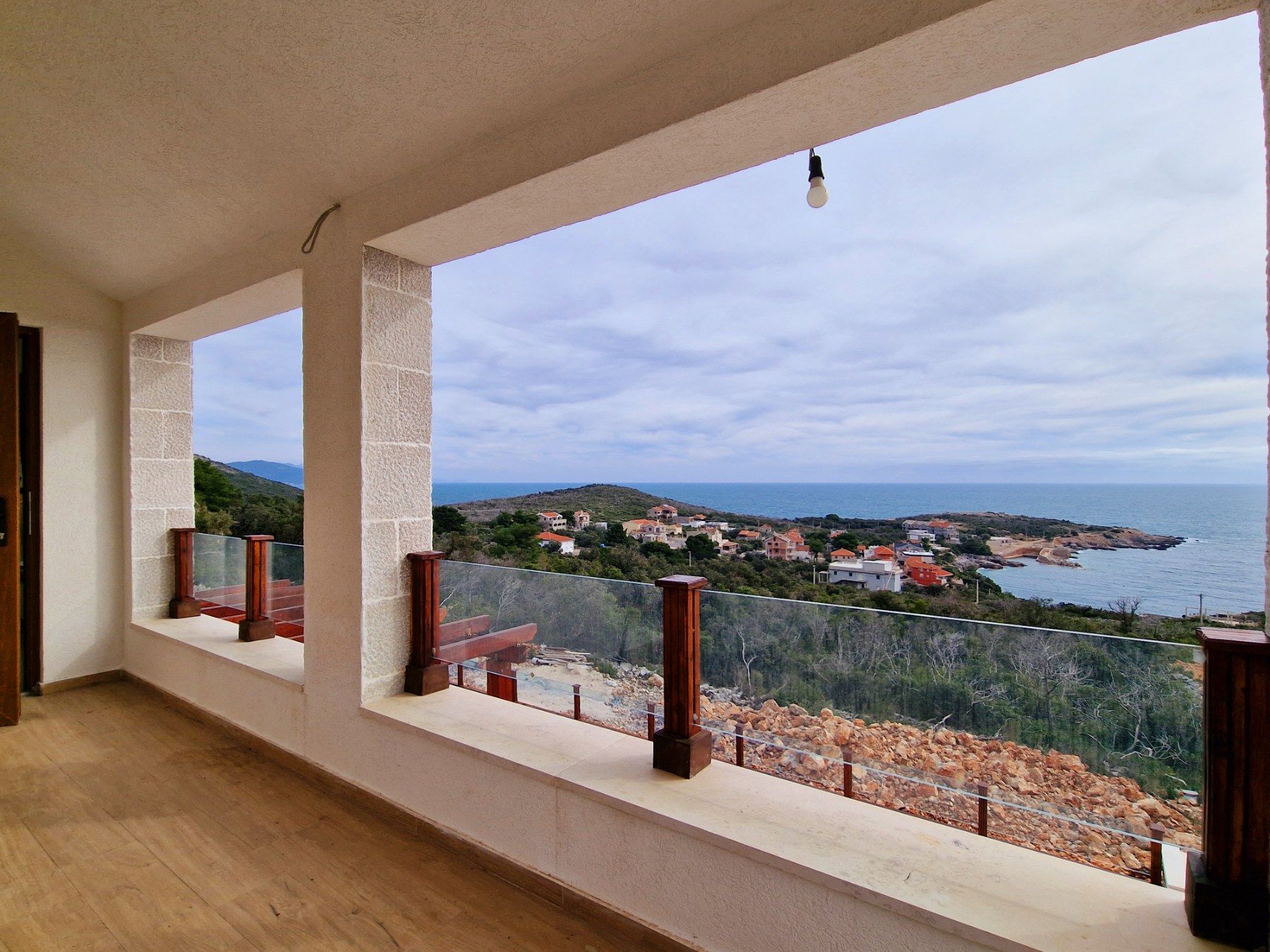 Novoizgrađena kuća 255m2 sa bazenom i predivnim pogledom na more  Luštica-Tivat - Amfora Real Estate