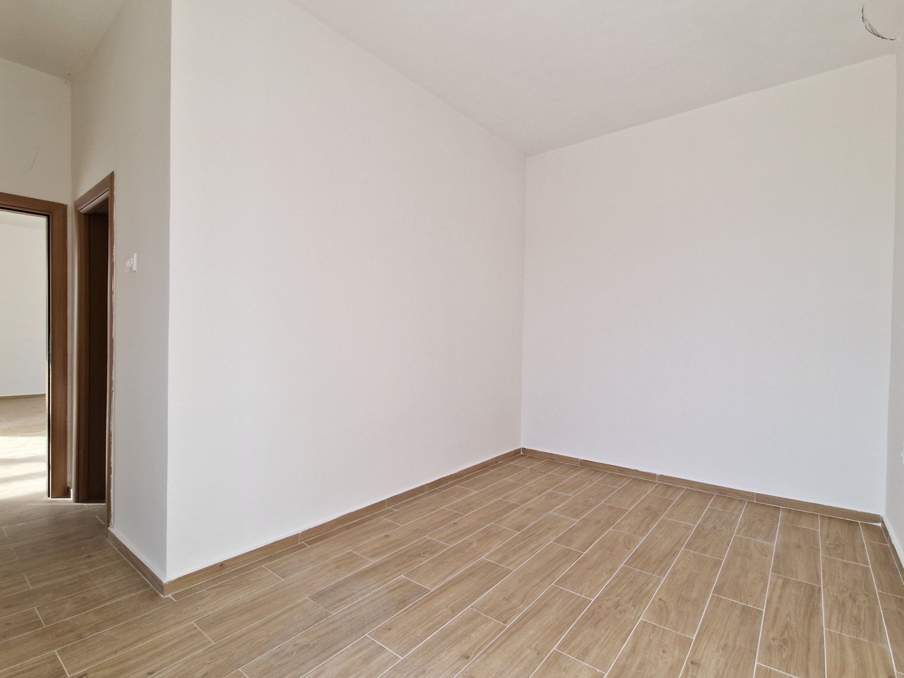 Novoizgrađena kuća 255m2 sa bazenom i predivnim pogledom na more  Luštica-Tivat - Amfora Real Estate