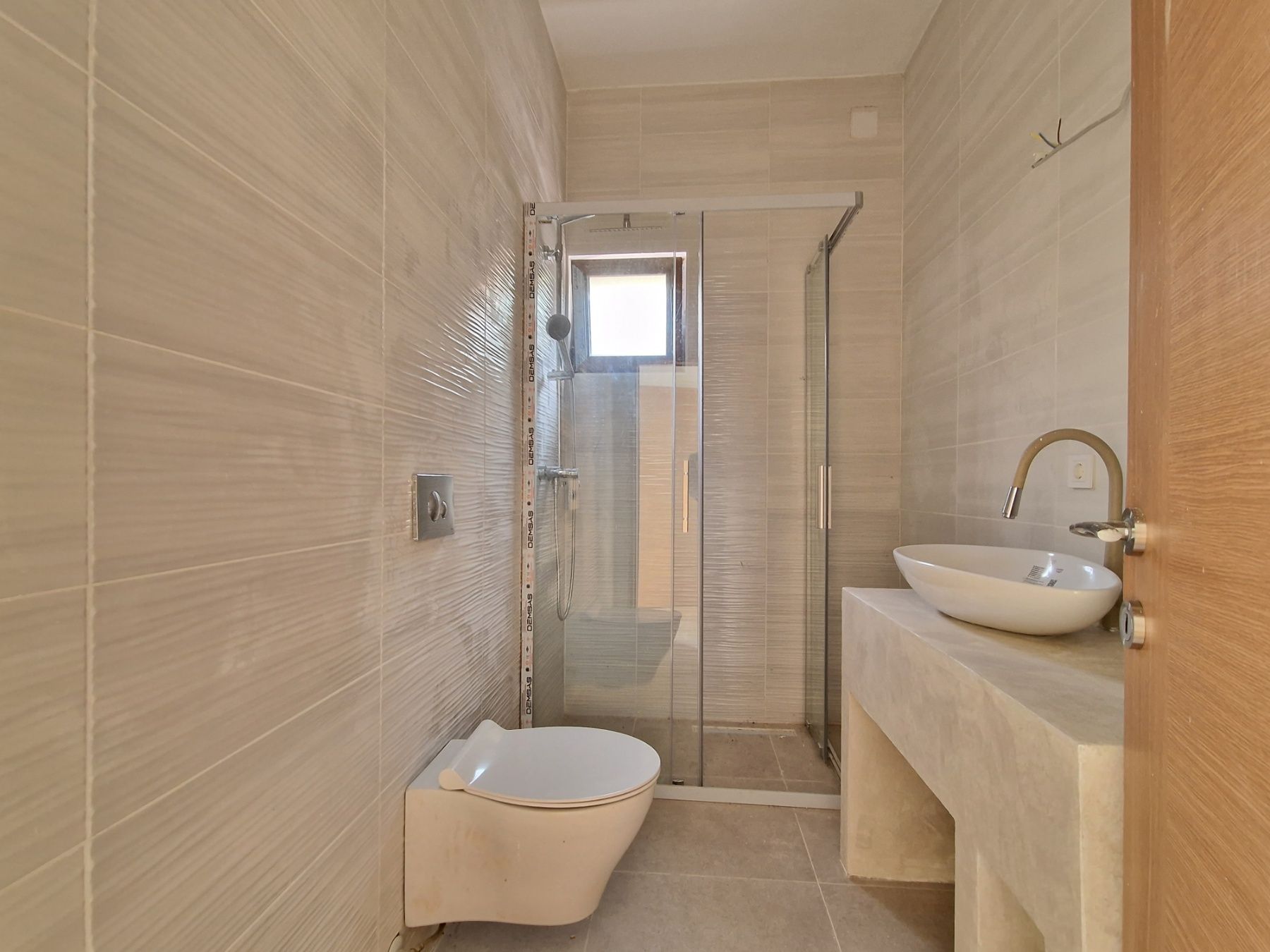 Novoizgrađena kuća 255m2 sa bazenom i predivnim pogledom na more  Luštica-Tivat - Amfora Real Estate