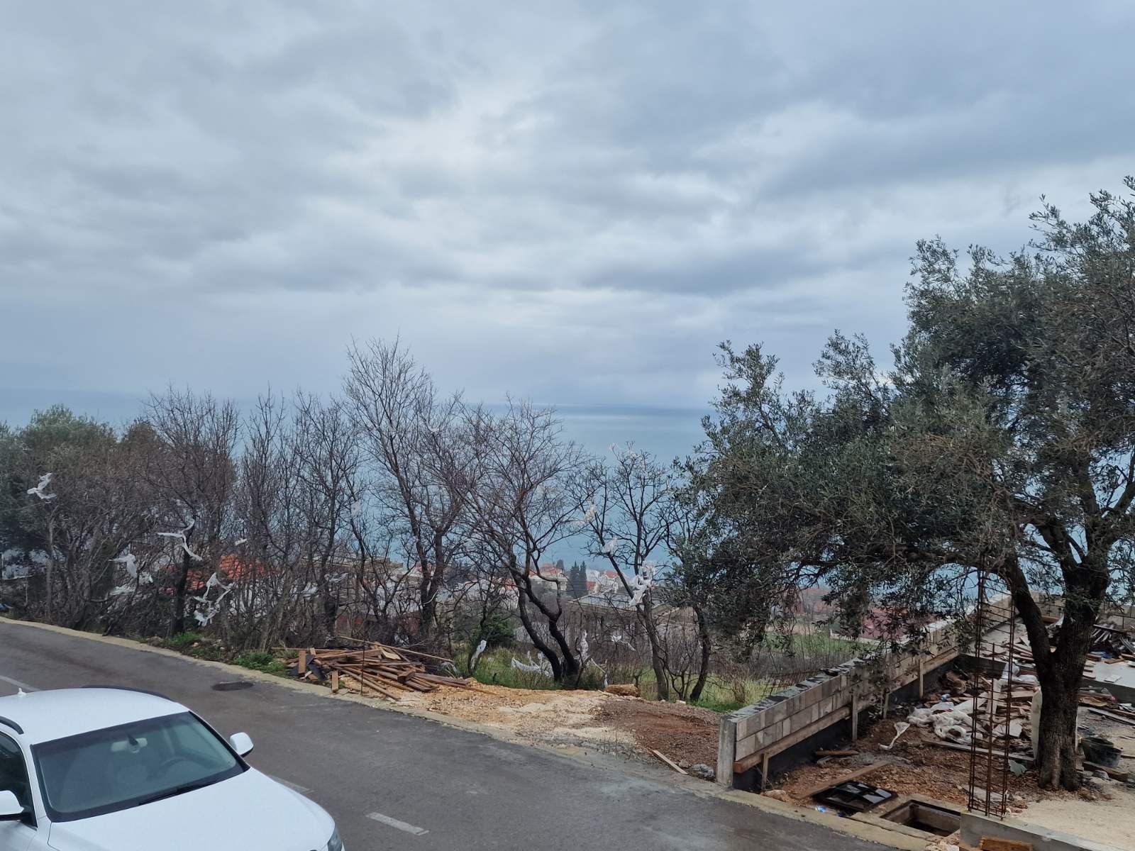 Urbanizovan plac 1174m2 sa pogledom na more,Blizikuce-Budva. - Amfora Real Estate