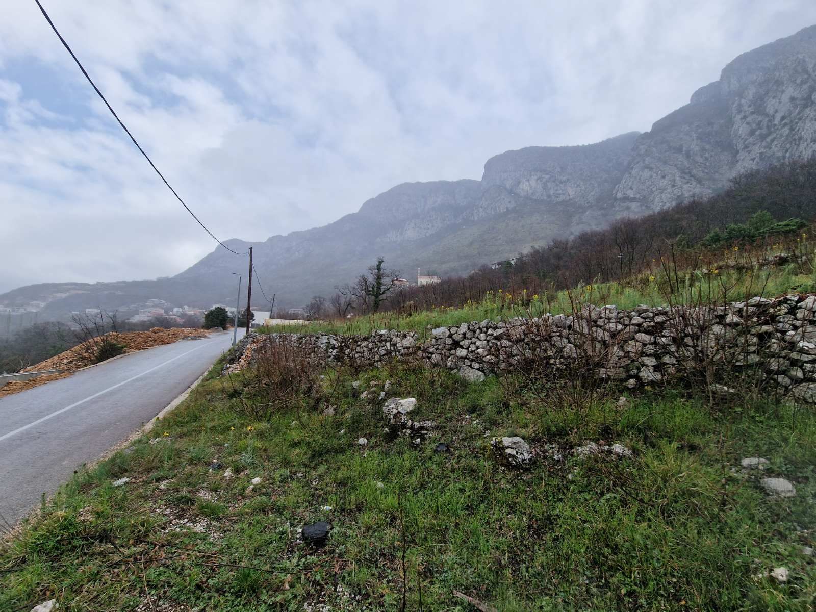 Urbanizovan plac 1174m2 sa pogledom na more,Blizikuce-Budva. - Amfora Real Estate