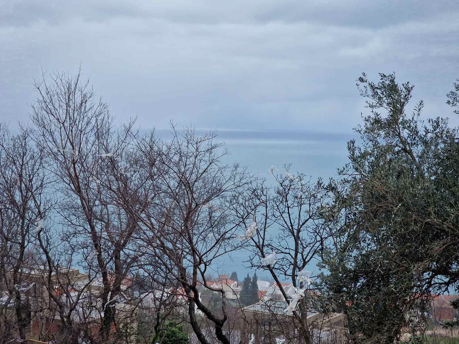 Urbanizovan plac 1174m2 sa pogledom na more,Blizikuce-Budva. - Amfora Real Estate