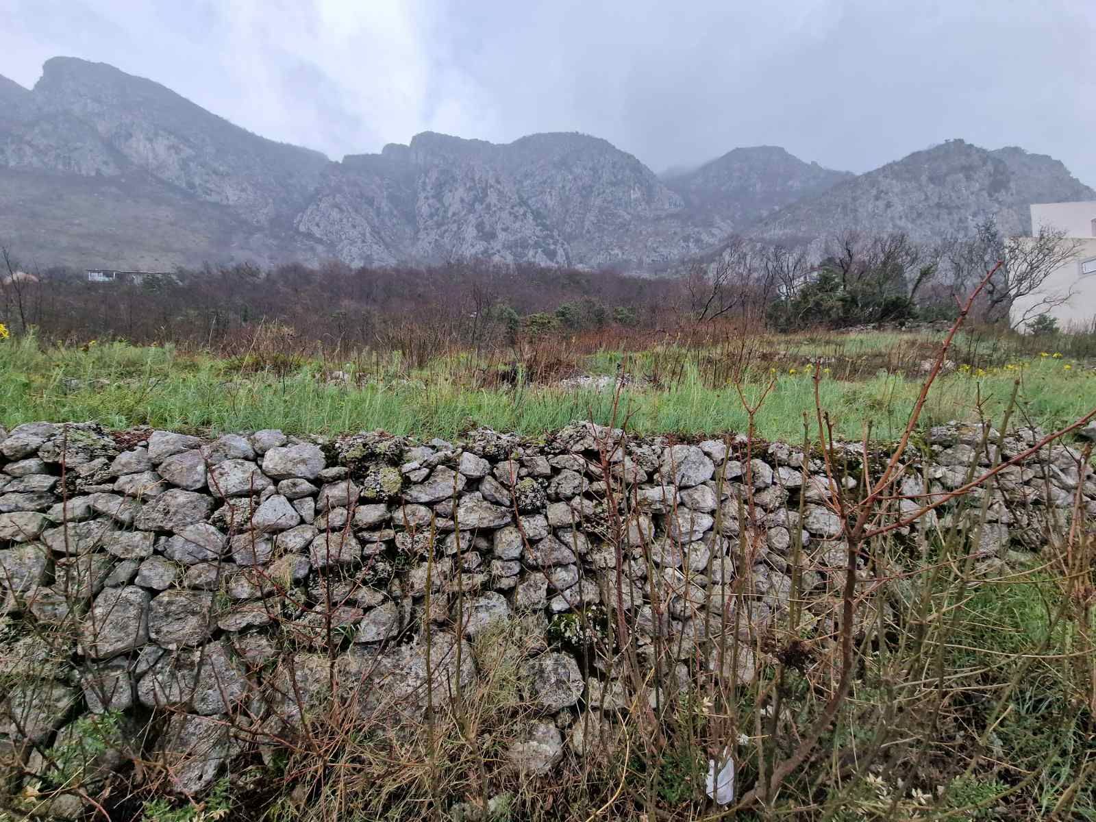 Urbanizovan plac 1174m2 sa pogledom na more,Blizikuce-Budva. - Amfora Real Estate