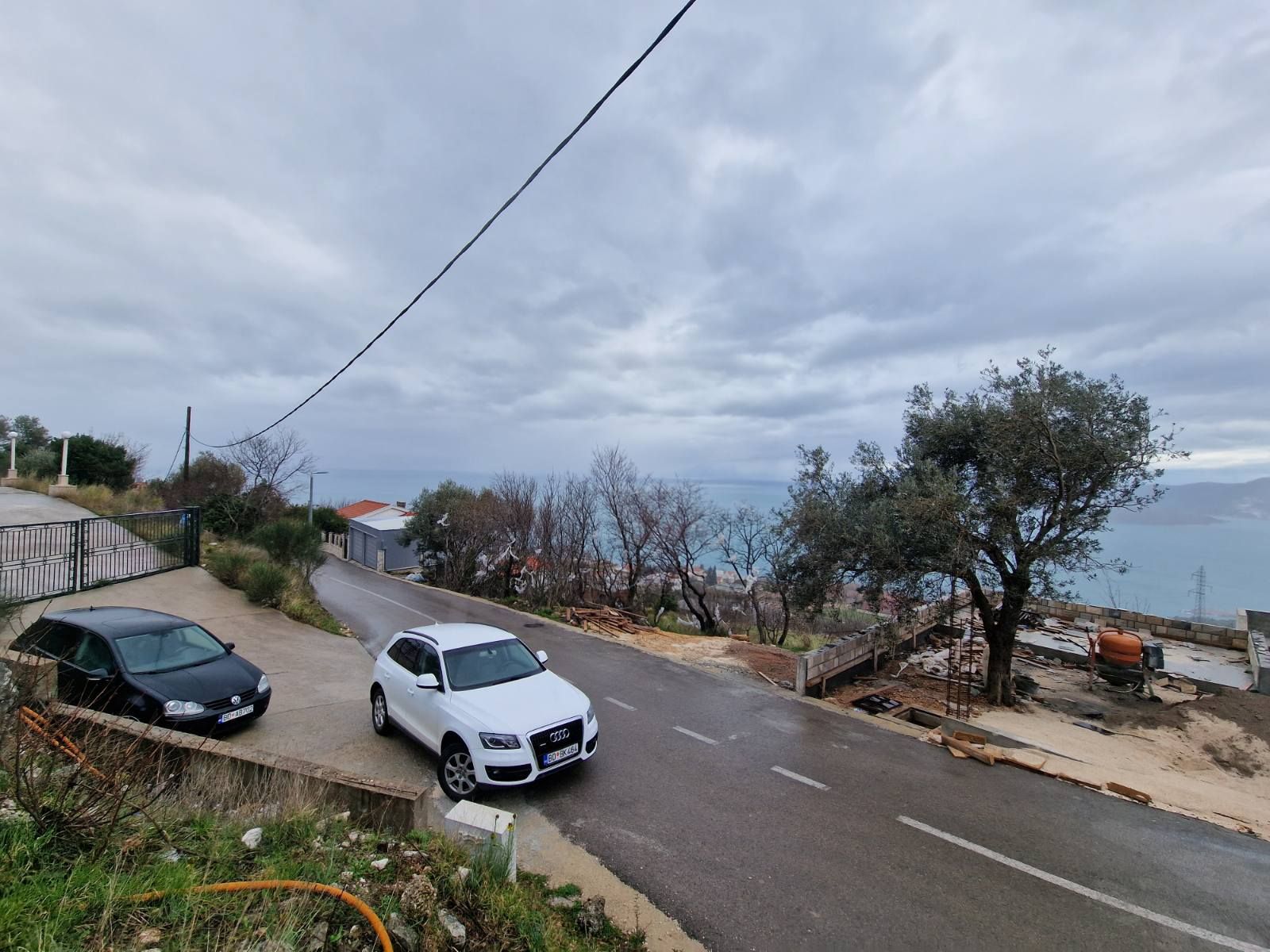 Urbanizovan plac 1174m2 sa pogledom na more,Blizikuce-Budva. - Amfora Real Estate