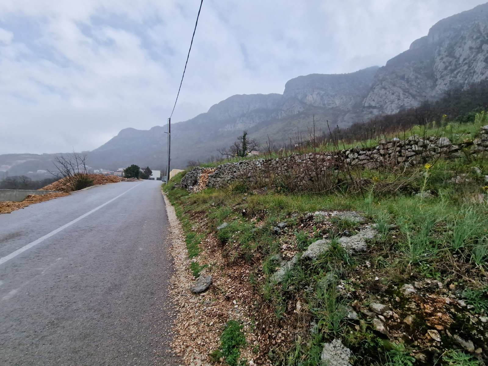 Urbanizovan plac 1174m2 sa pogledom na more,Blizikuce-Budva. - Amfora Real Estate