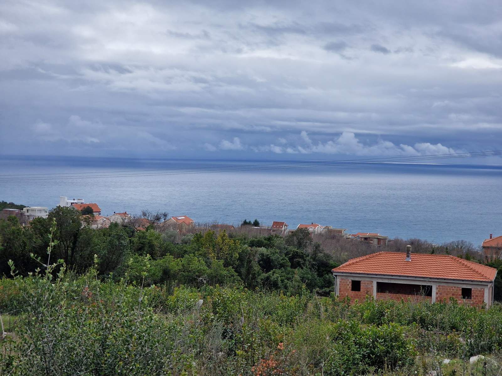 Urbanizovan plac  600m2 sa pogledom na more,Krimovica-Opstina Kotor. - Amfora Real Estate