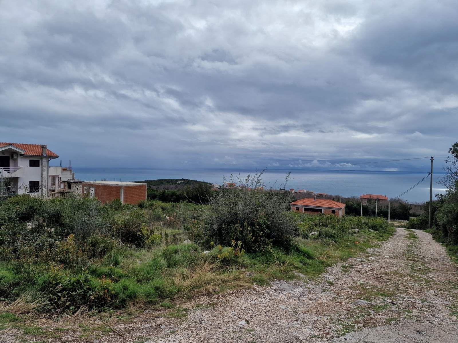 Urbanizovan plac  600m2 sa pogledom na more,Krimovica-Opstina Kotor. - Amfora Real Estate