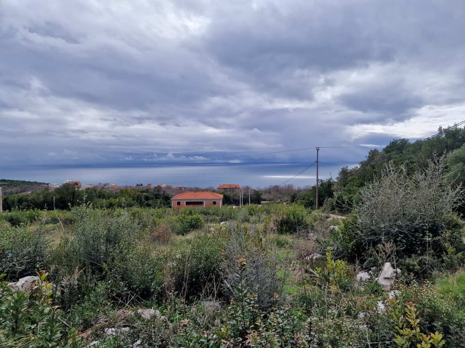 Urbanizovan plac  600m2 sa pogledom na more,Krimovica-Opstina Kotor. - Amfora Real Estate