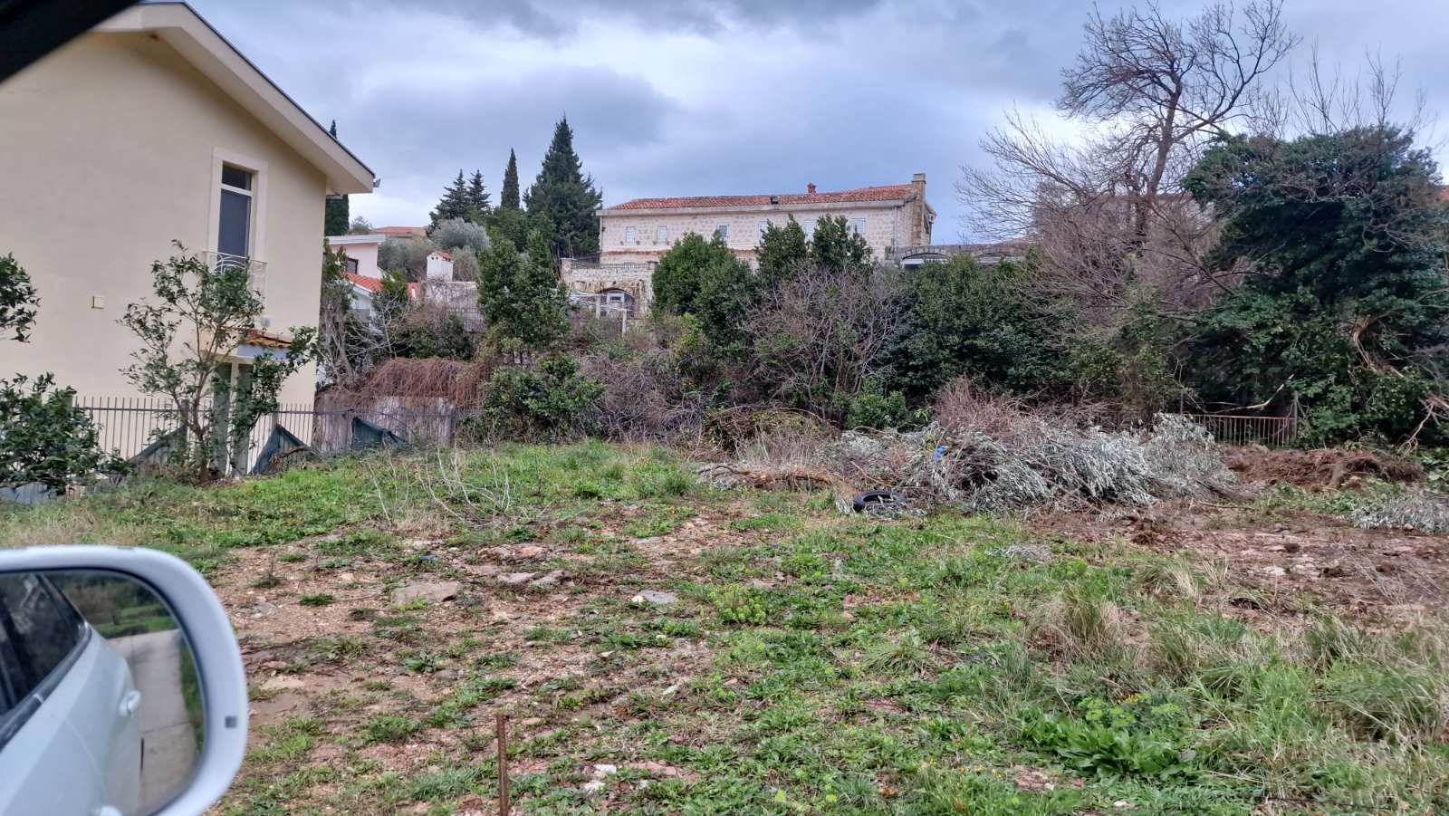 Na prodaju urbanizovan plac 653 m² na prestižnoj lokaciji – Rijeka Reževići, Budva - Amfora Real Estate