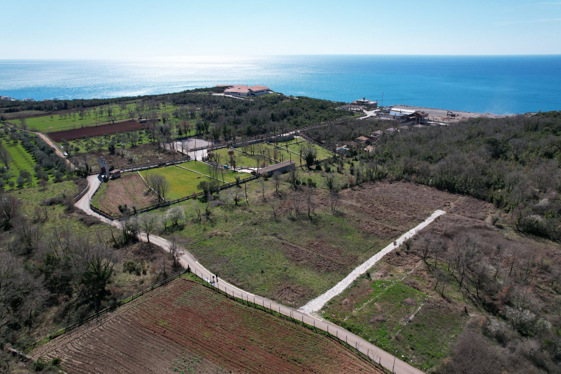 Na prodaju predivan plac od 6600m2 ,Krimovica-opstina Kotor. - Amfora Real Estate