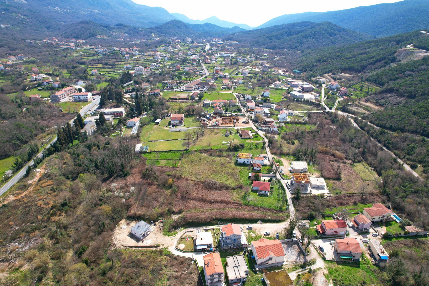 Urbanizovana parcela 9526m2 u Radanovićima, Kotor - sa kućom, vodom i strujom - Amfora Real Estate
