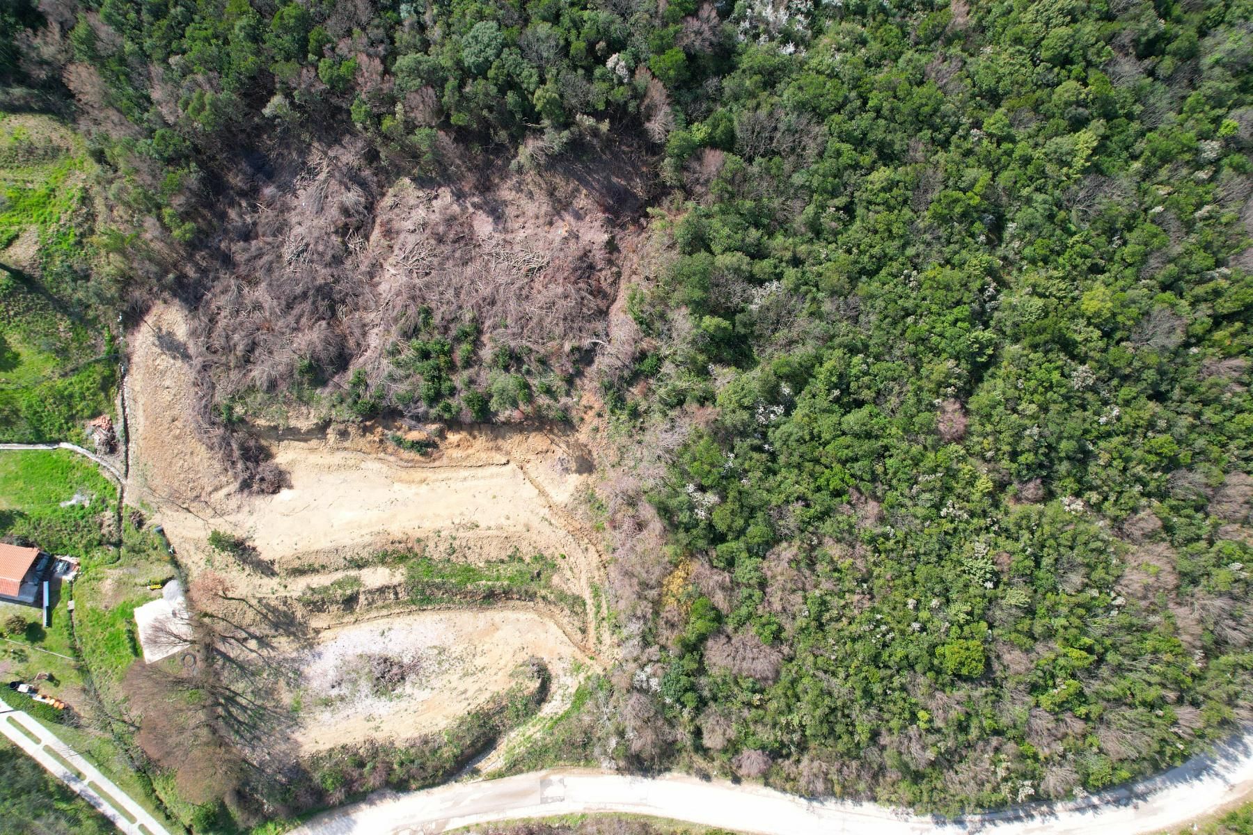 Urbanizovana parcela 9526m2 u Radanovićima, Kotor - sa kućom, vodom i strujom - Amfora Real Estate