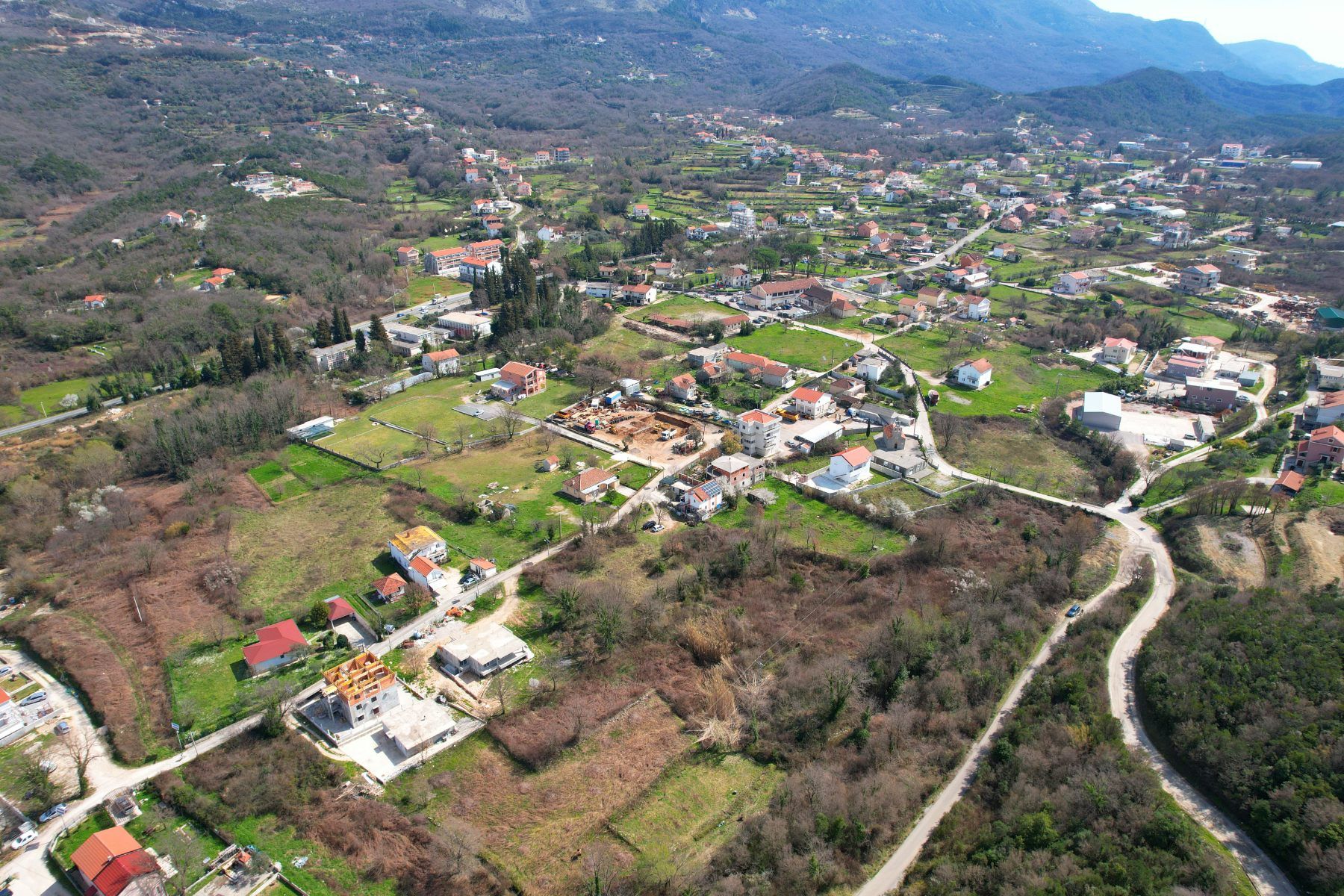 Urbanizovana parcela 9526m2 u Radanovićima, Kotor - sa kućom, vodom i strujom - Amfora Real Estate