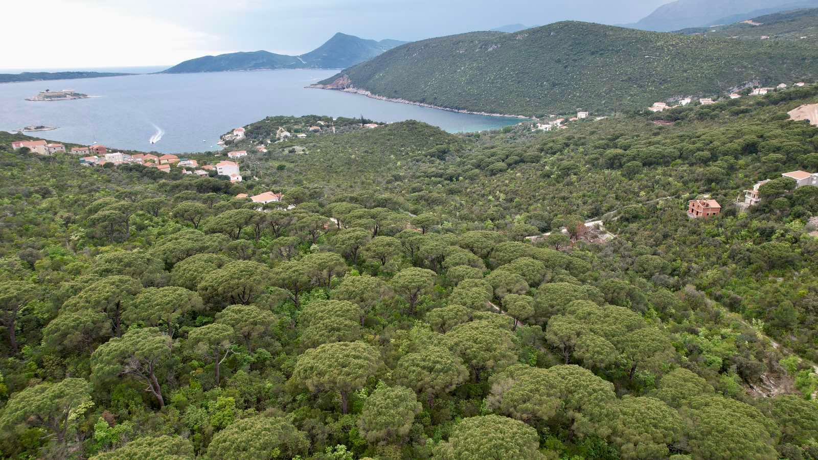 amforaproperty.com/Plac 1,046m2 sa panoramskim pogledom na more u naselju Mirište (Žanjice), Opstina Herceg Novi